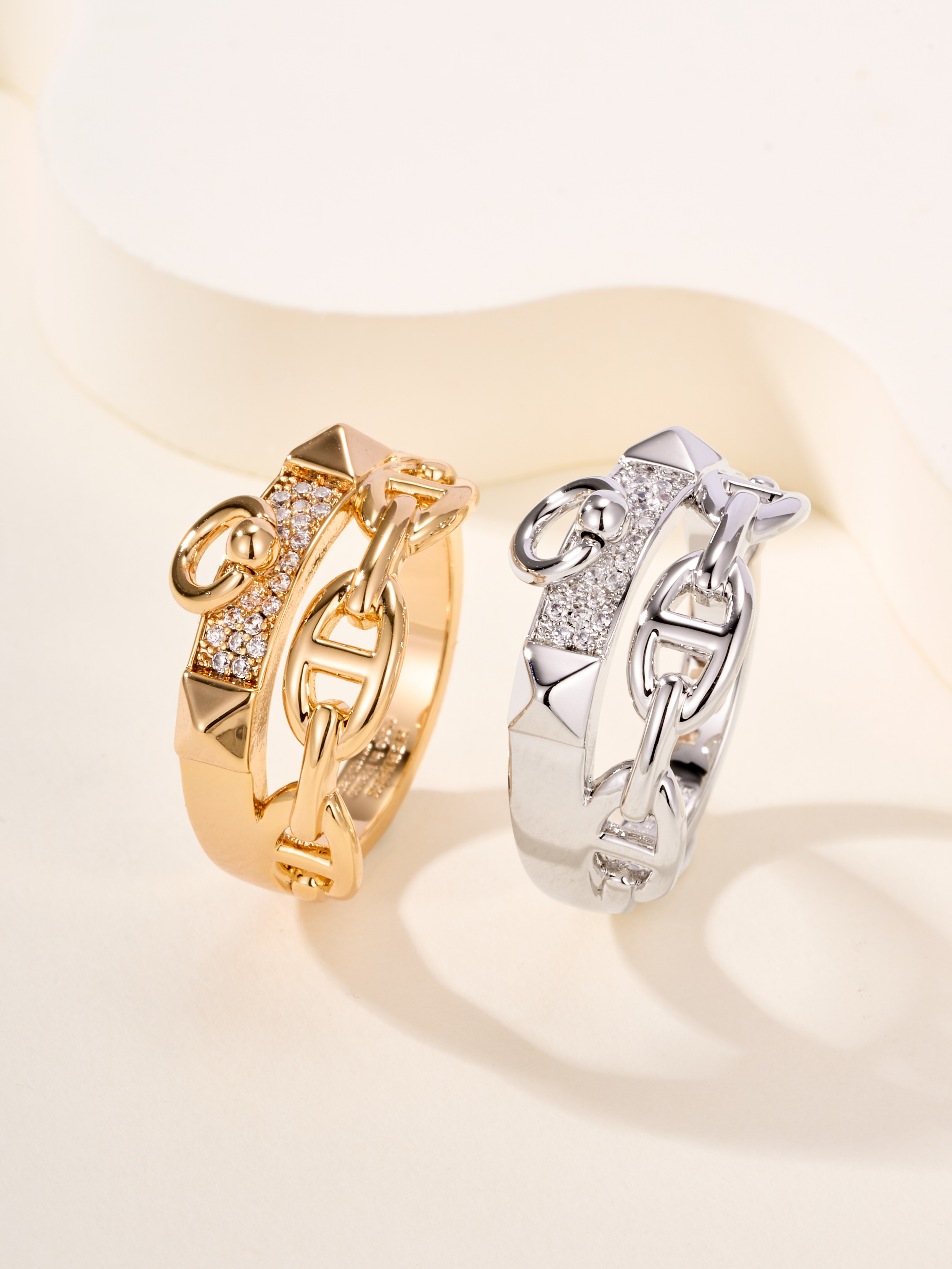 Double Classic Kelly Pig Nose Diamond Ring