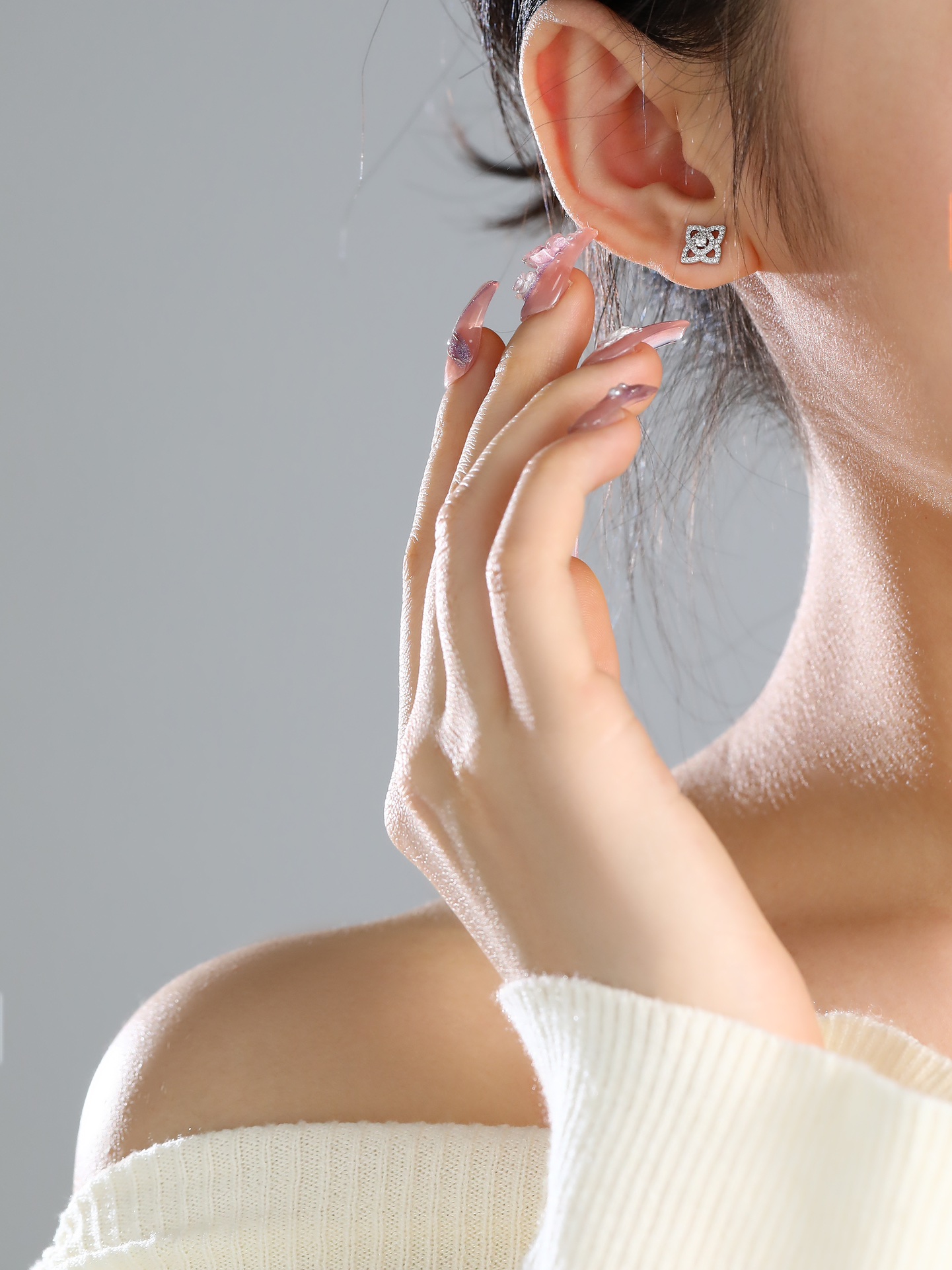 Debeers Mini Lotus Earrings