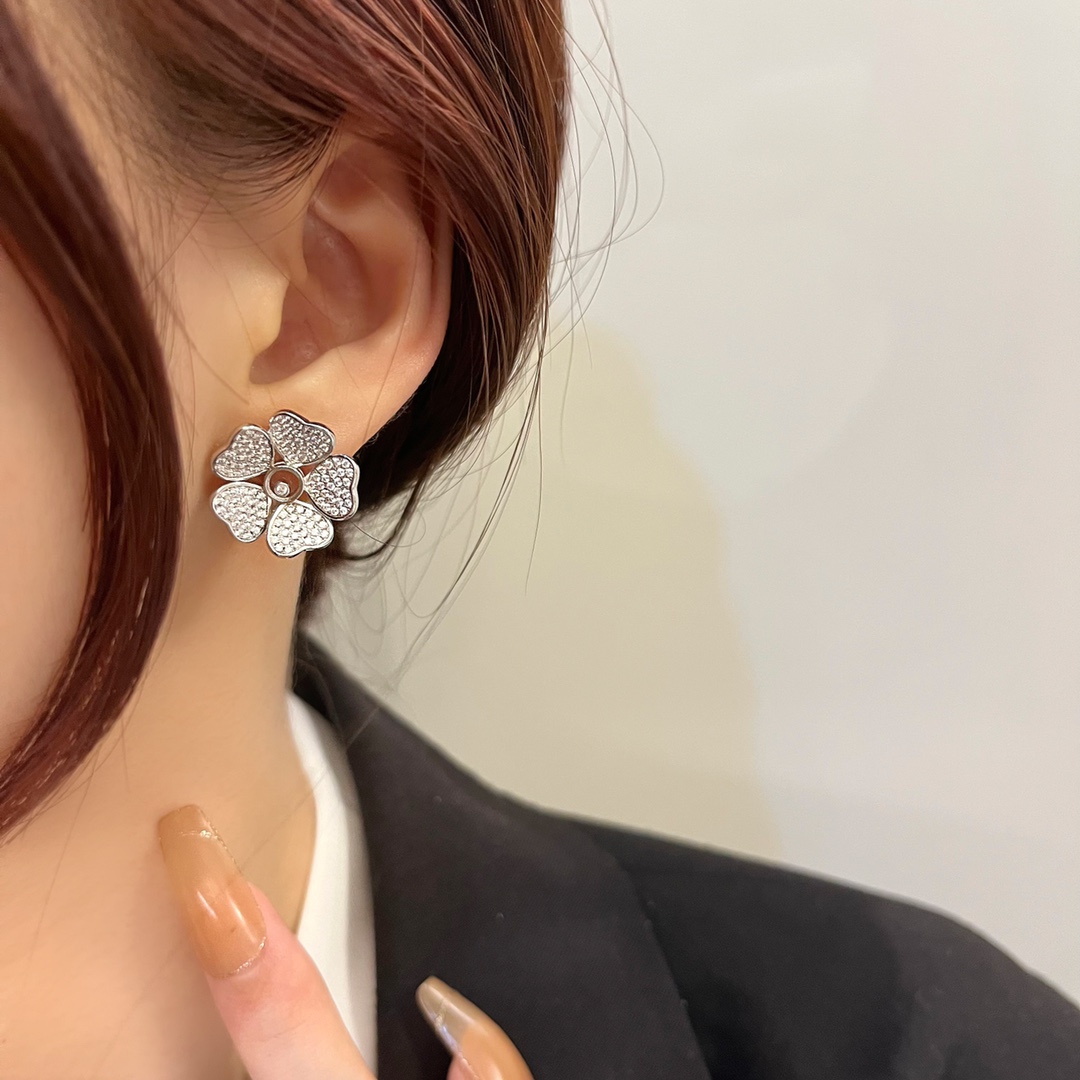 Chopard Happy Hearts Flowers Series Full Diamond Earrings