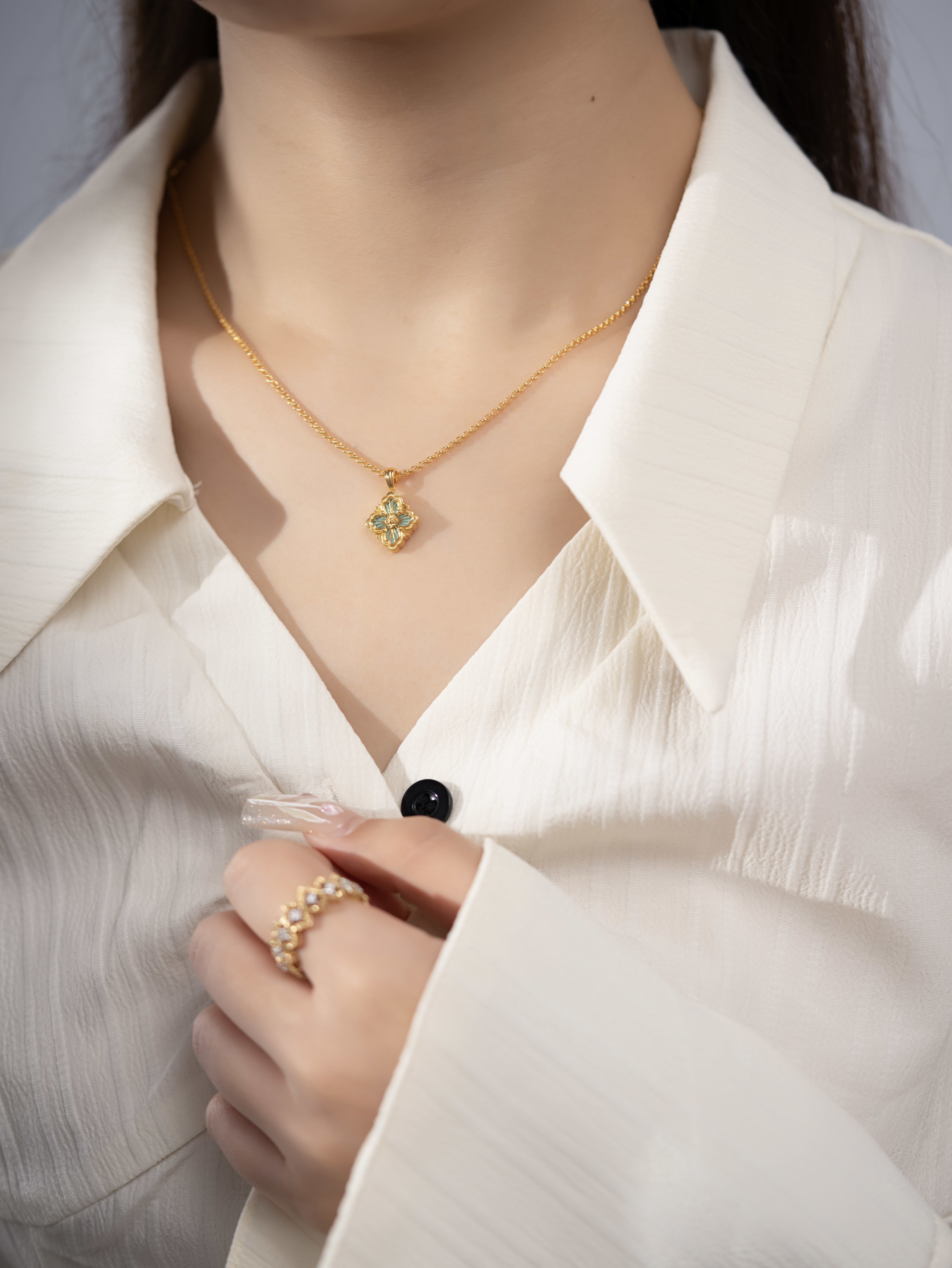  BU Buchirati Opera Series Necklace (Small Size 14 * 12.7mm)