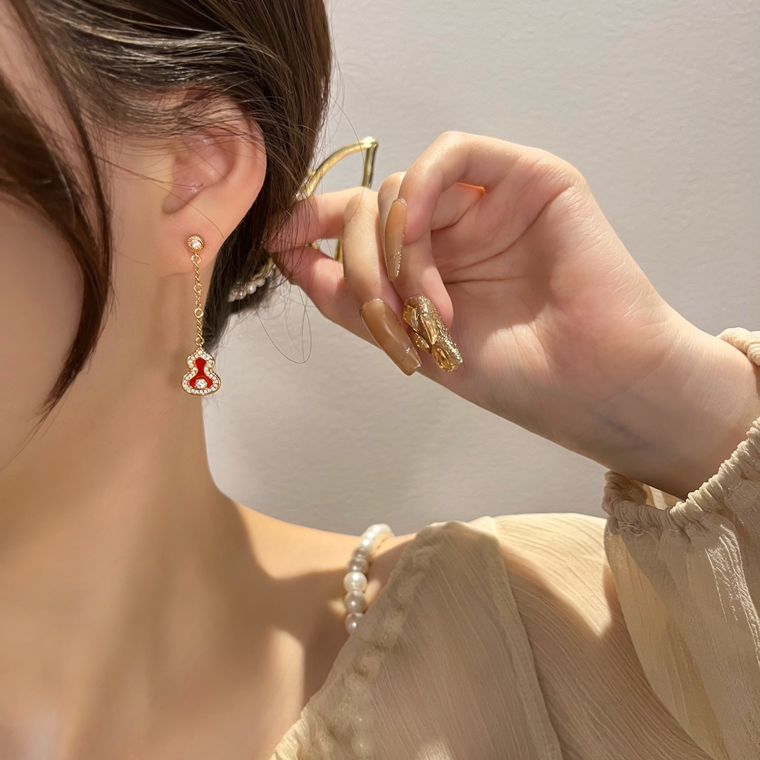 QEELIN Wulu Legend Red Gourd Long Earrings