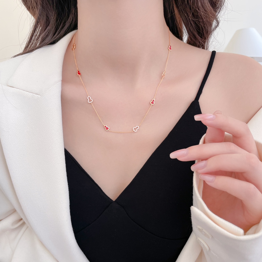 QE China Red 8-Flower Diamond Gourd Necklace