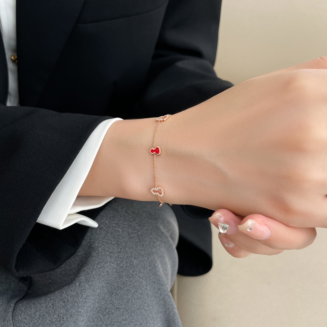 Qeelin Red Enamel 5-Gourd Diamond Set Bracelet