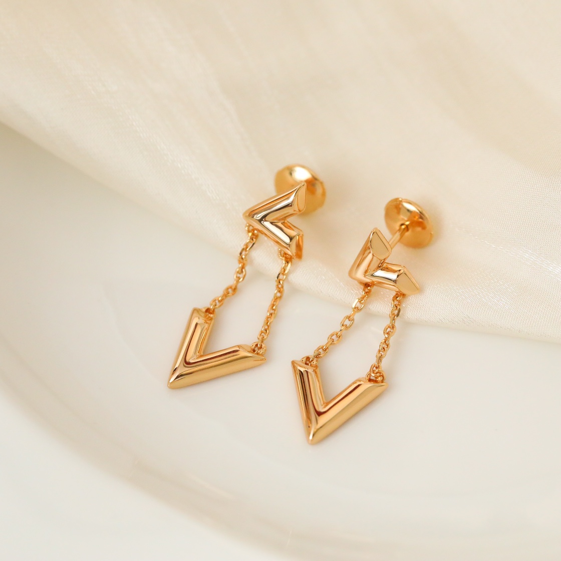 Volt series gold jewelry earrings