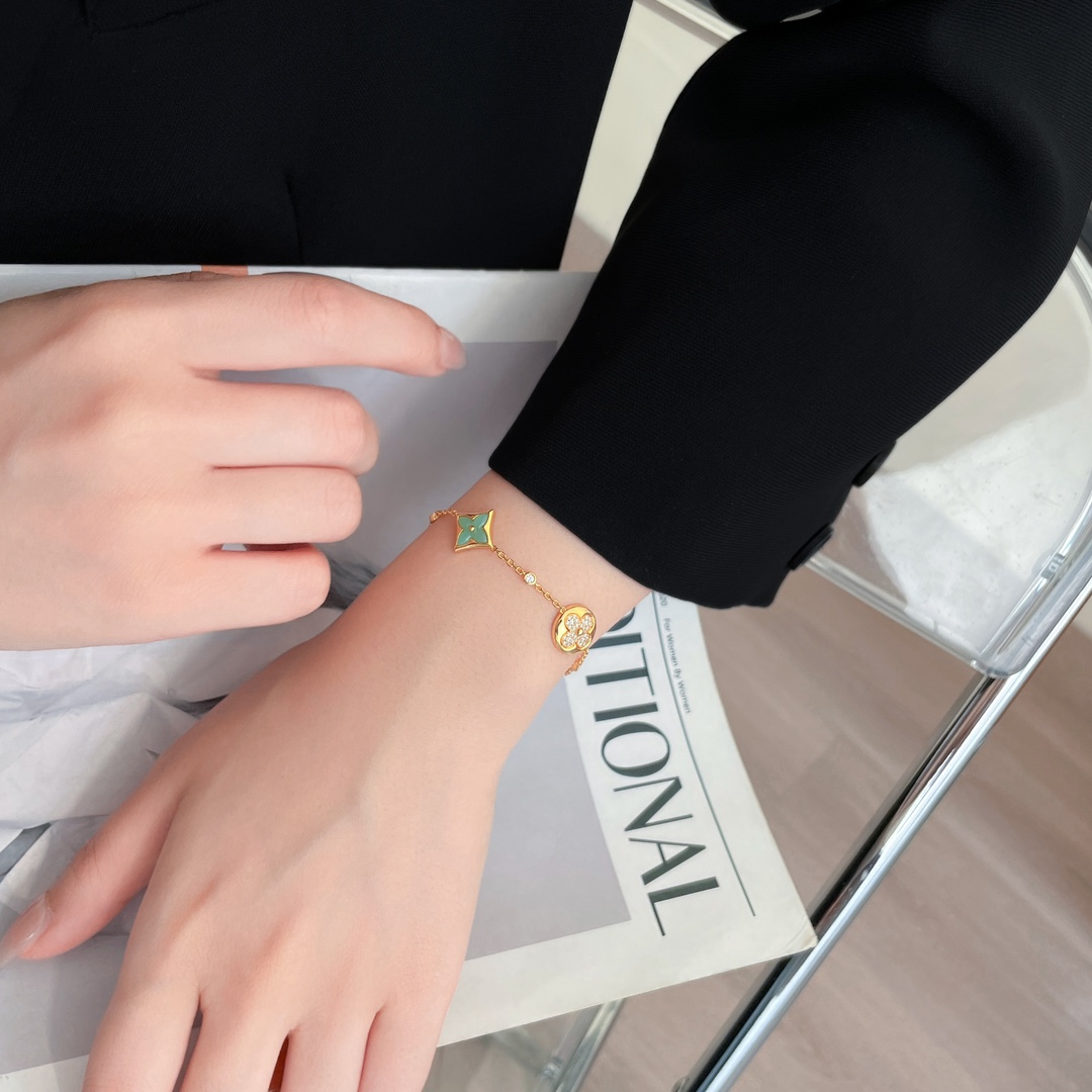 LV Classic Four Flower Diamond Set Tianhe Stone 3-Diamond Bracelet