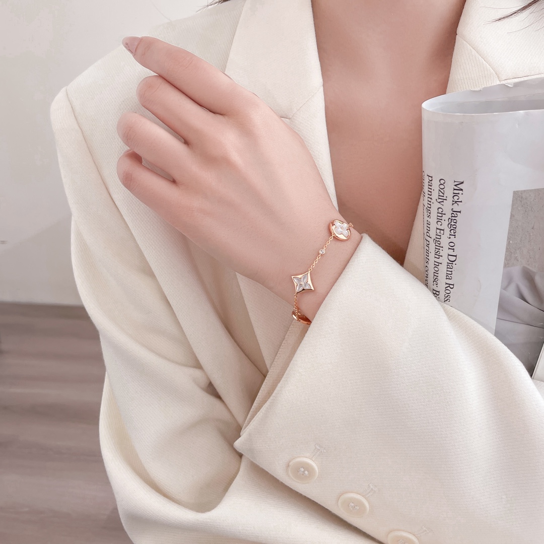 LV Classic Four Flower White Beimu 3-Diamond Bracelet