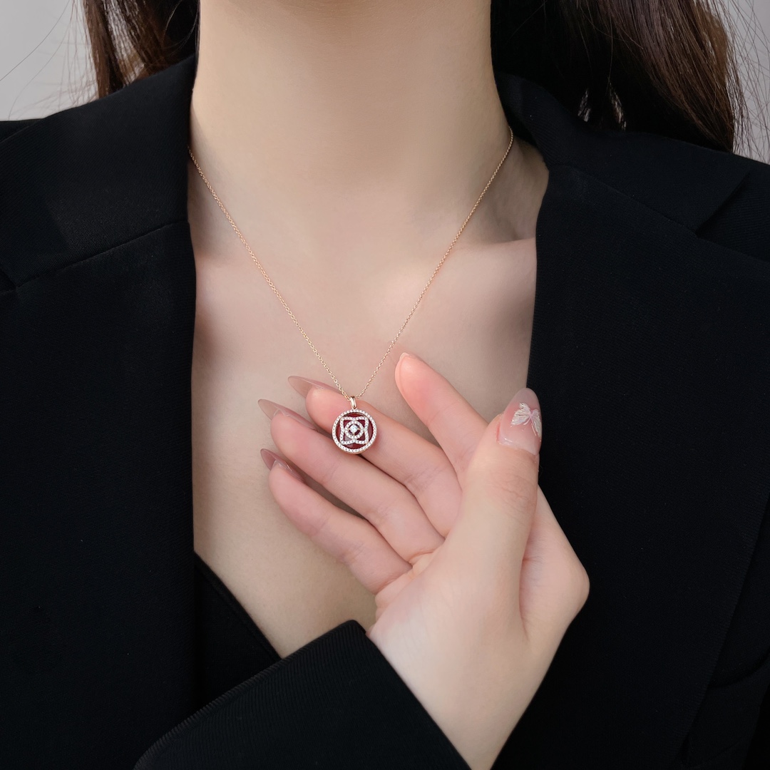 De Beers Lotus Necklace (925 Silver)