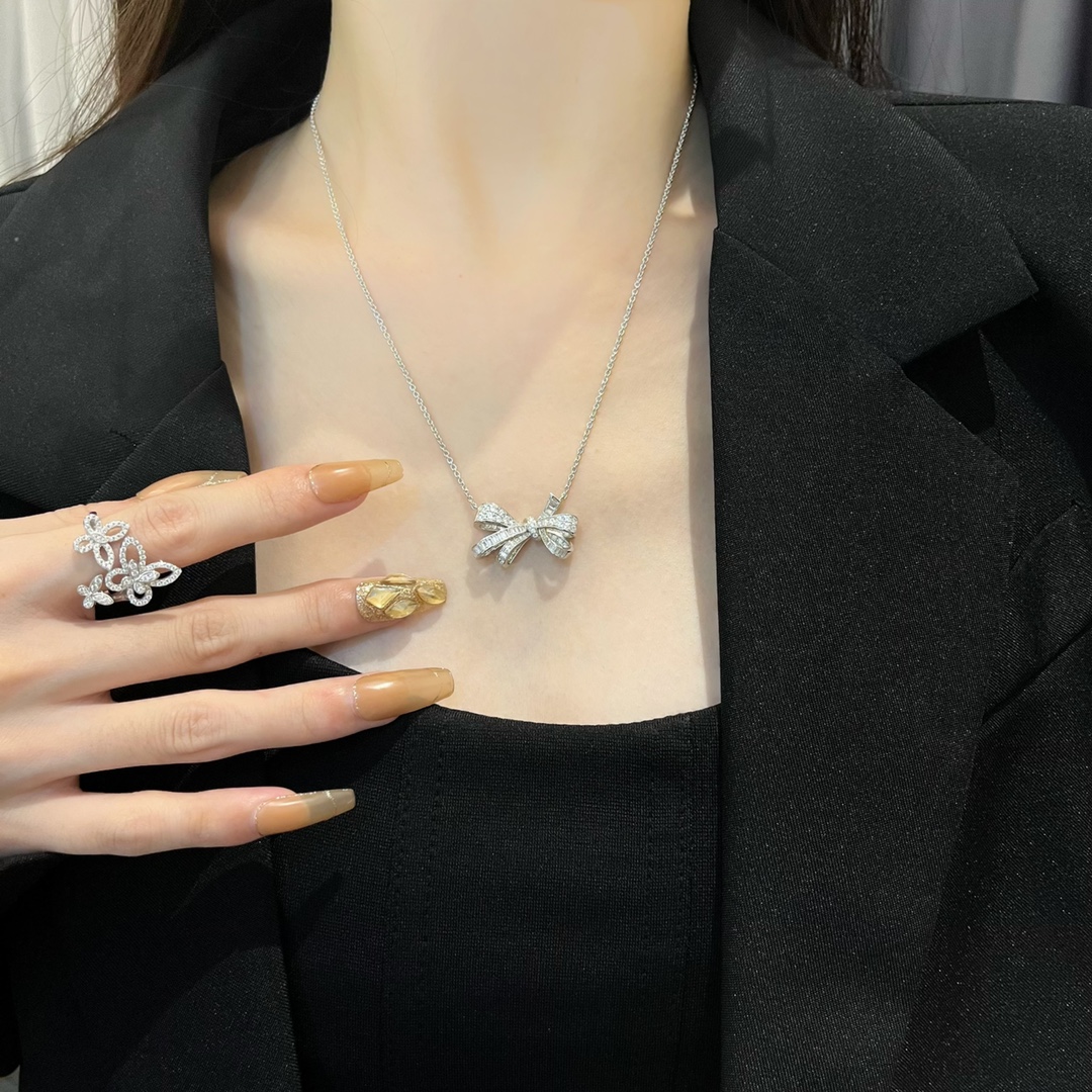 Graff Bow Bow 💎✨ necklace