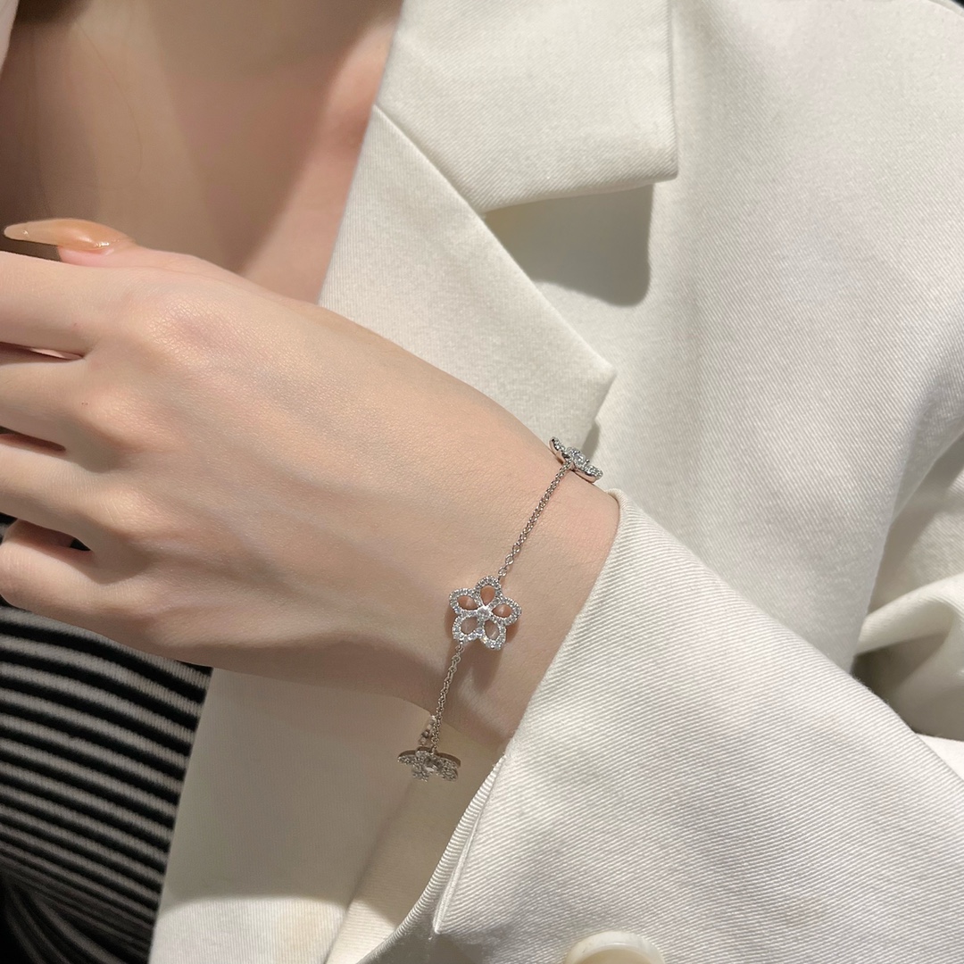 Graff Flower Girl Prosperous Series 4-Flower Bracelet