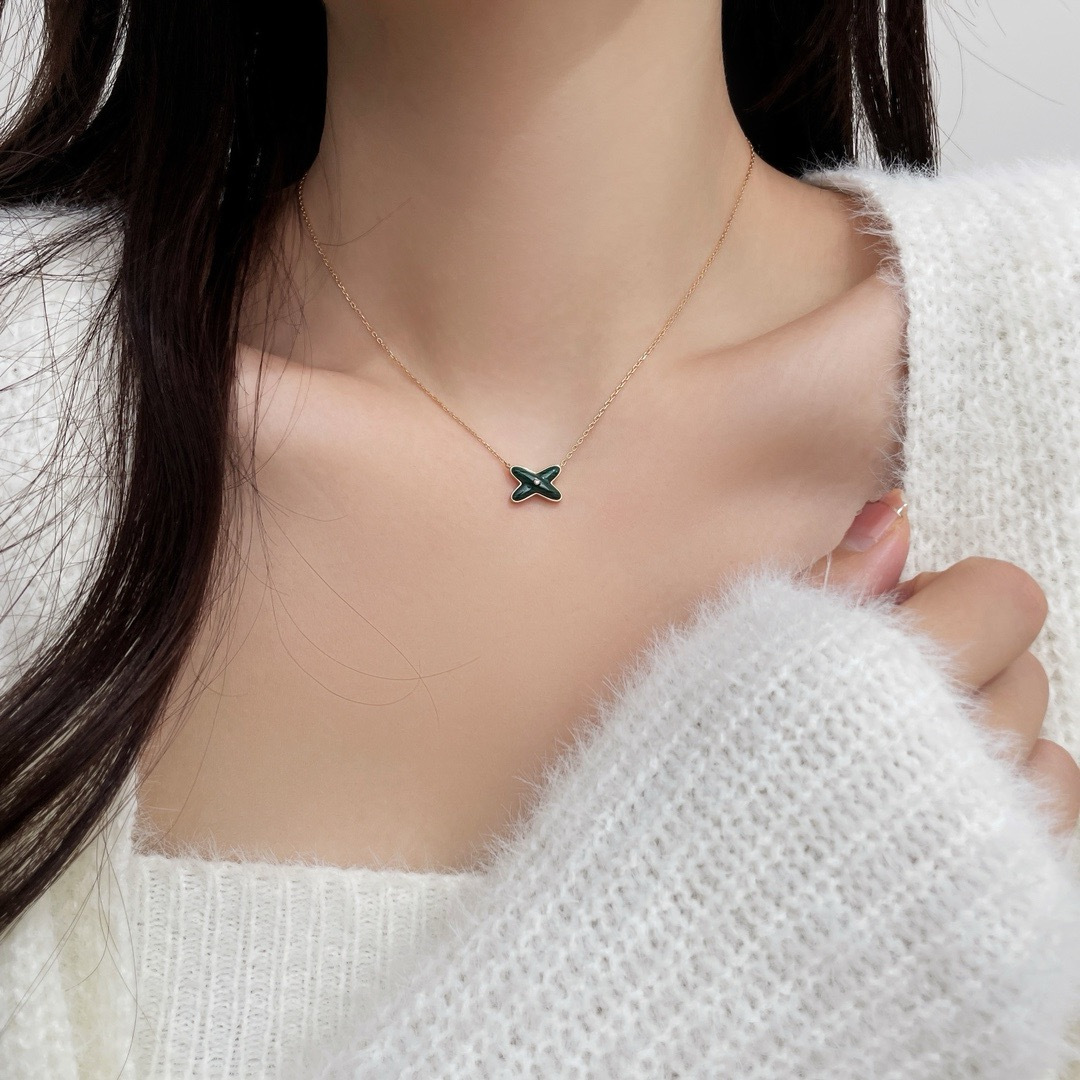 CHUMET Paris Cross shaped Beimu Necklace