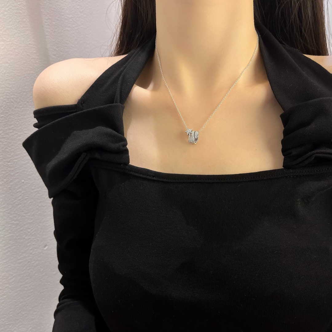 CHANEL Comet Necklace