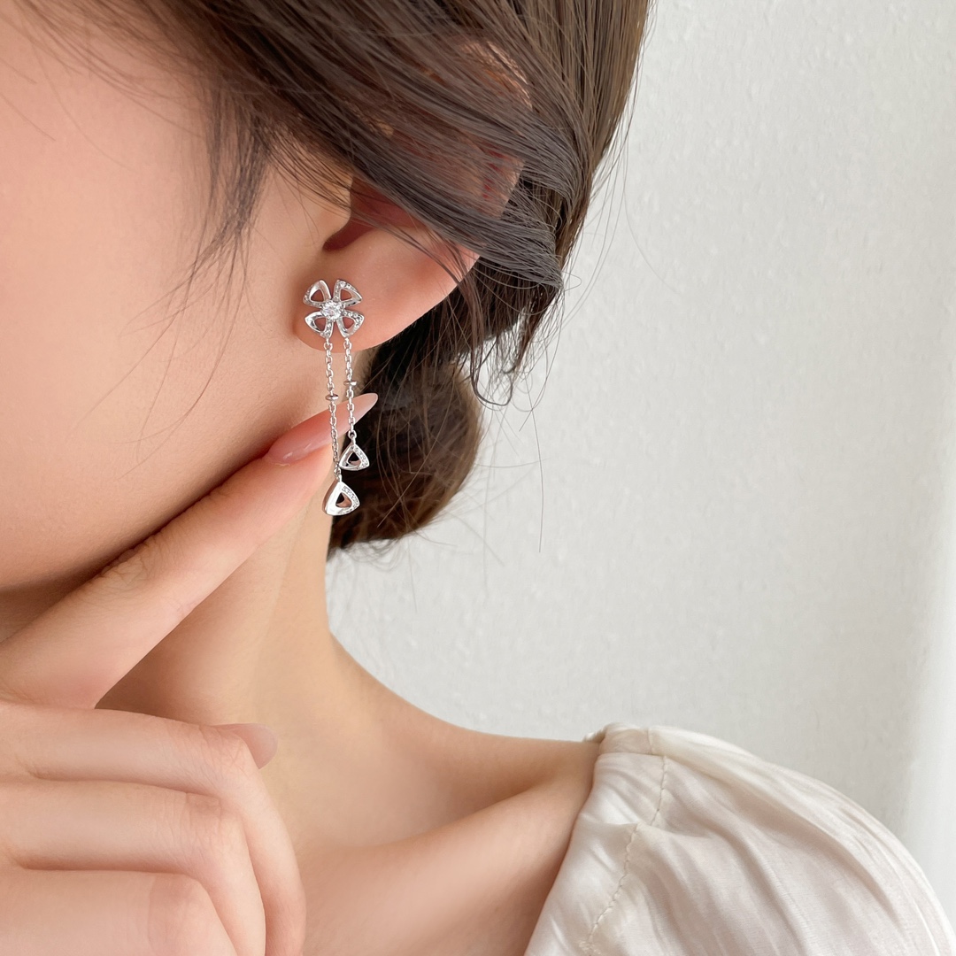 Yongding Flower Earrings