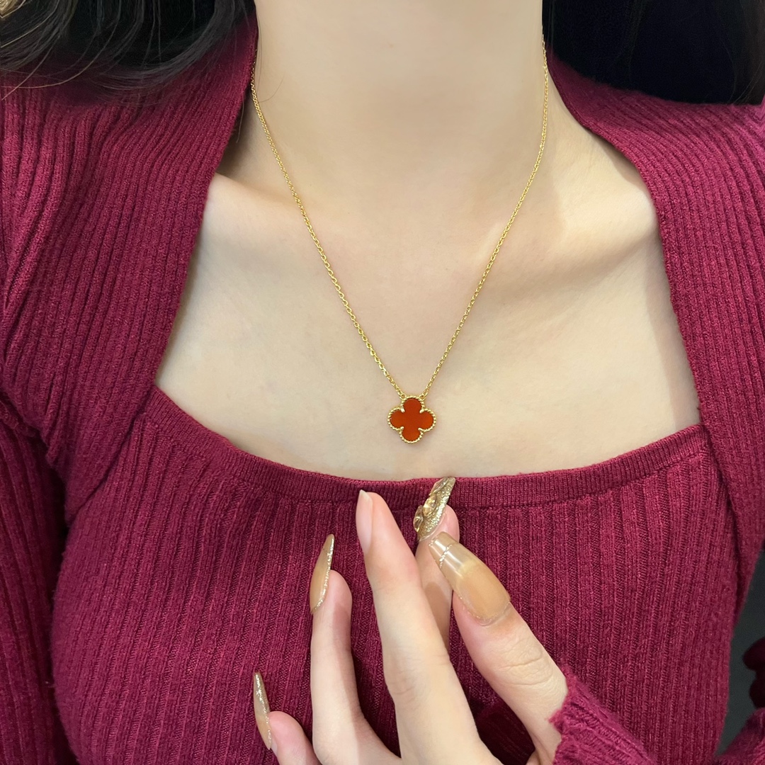 Classic single flower red agate necklace