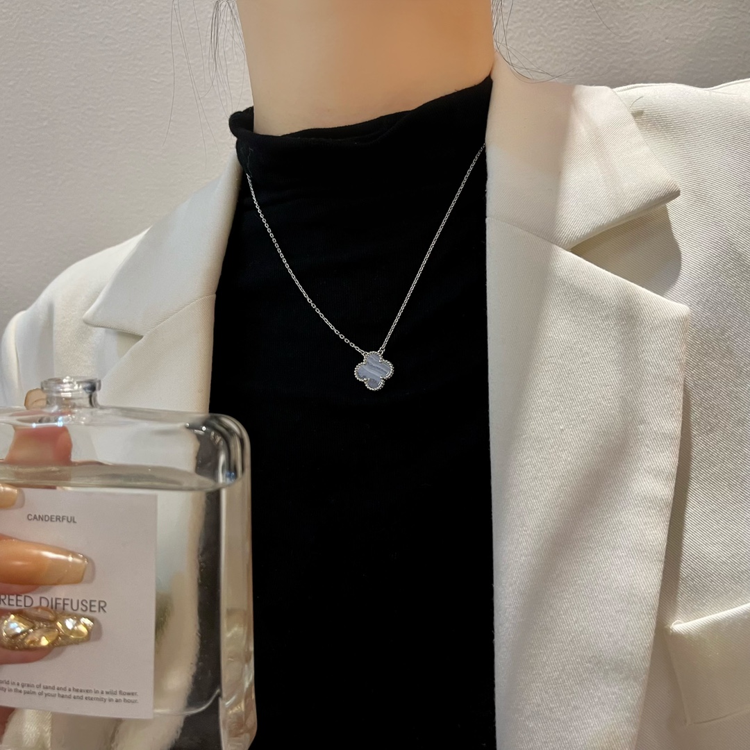 Classic single flower purple chalcedony necklace