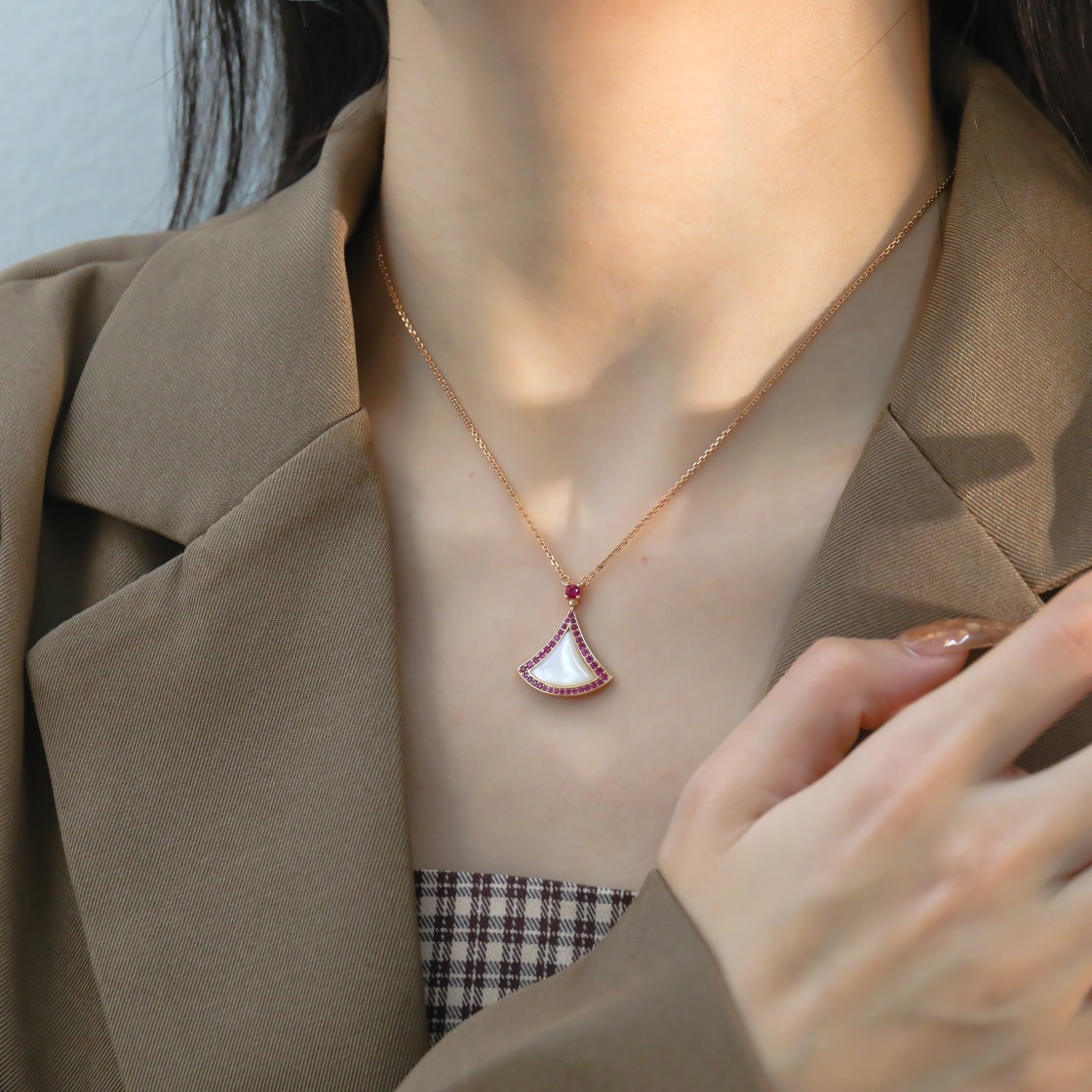 2022 Qixi Divas Triangle Diamond necklace (large)