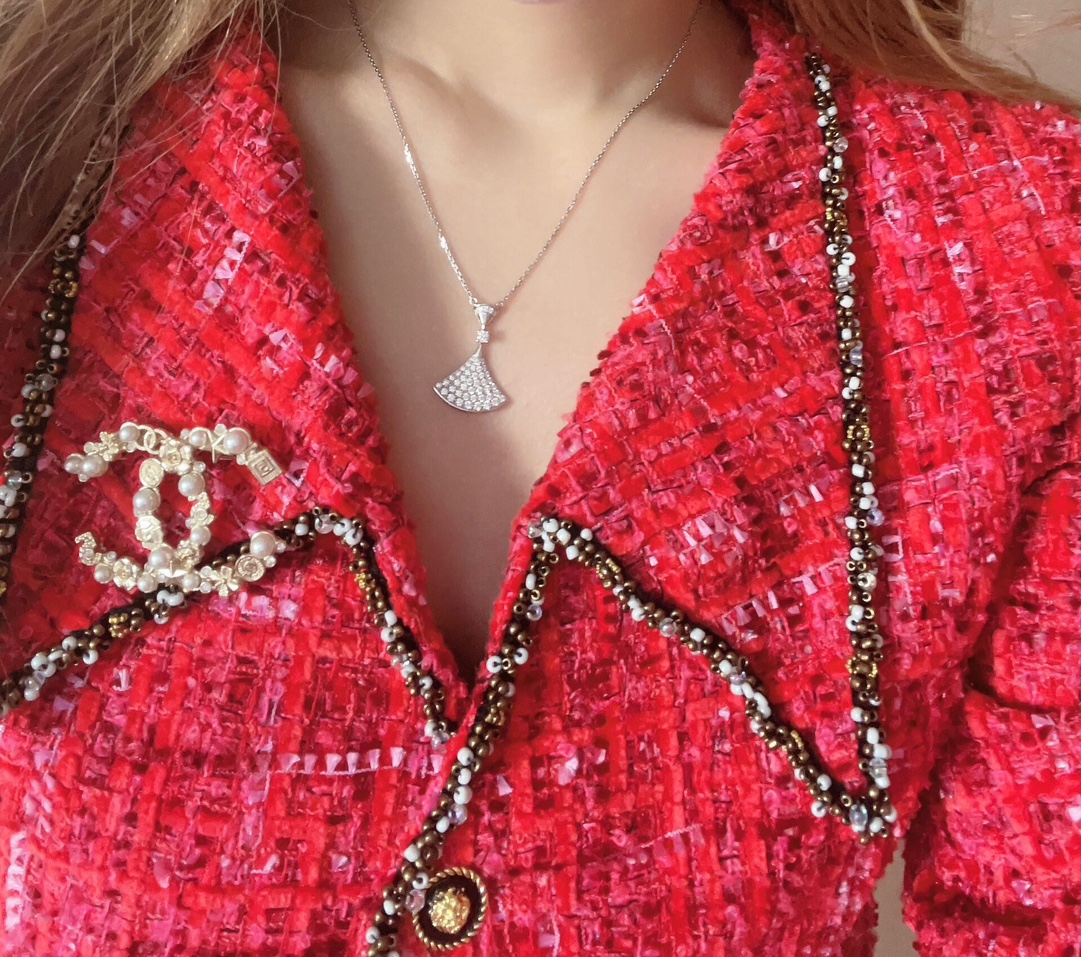 BV large diamond studded fan necklace