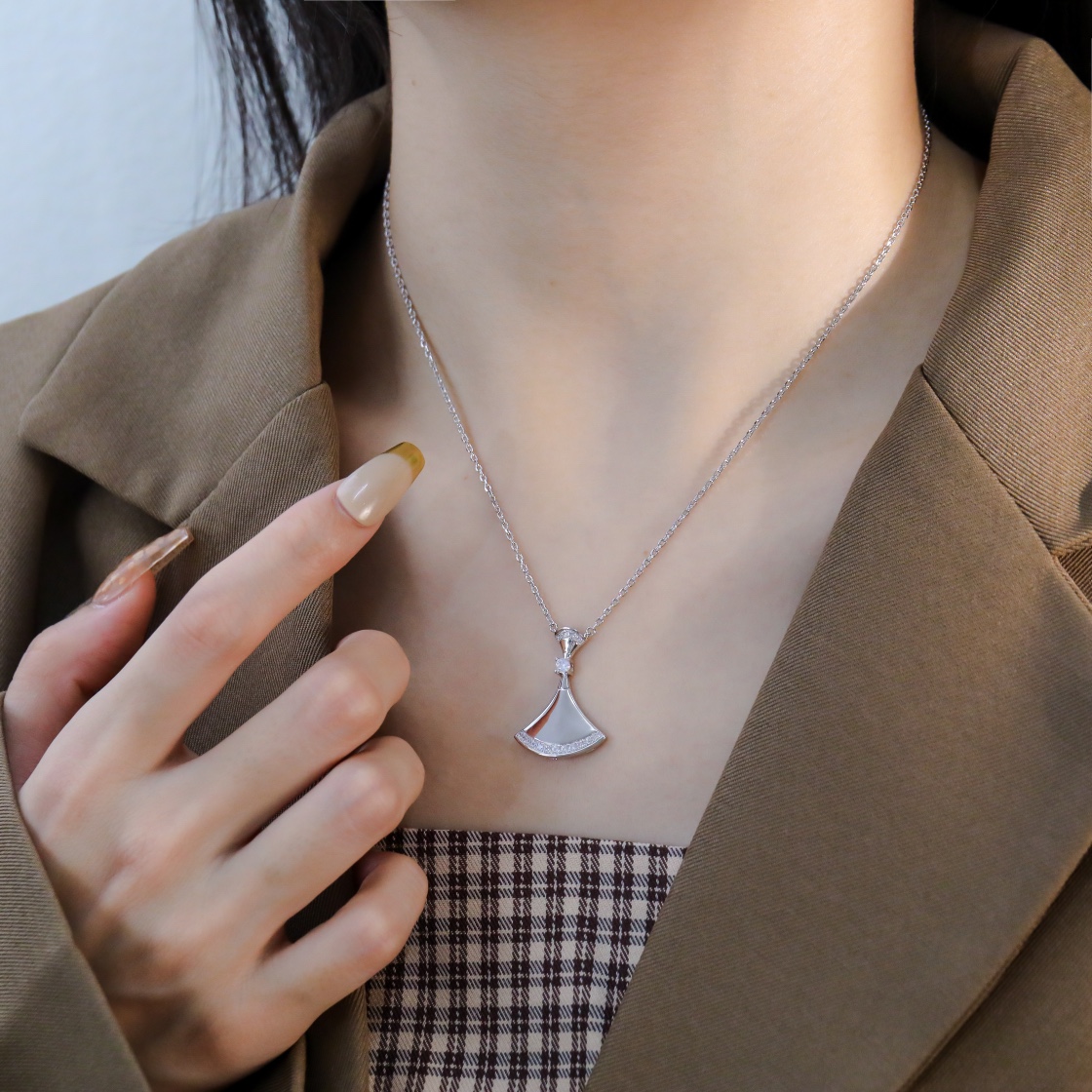 BV diamond studded large metal edged fan necklace