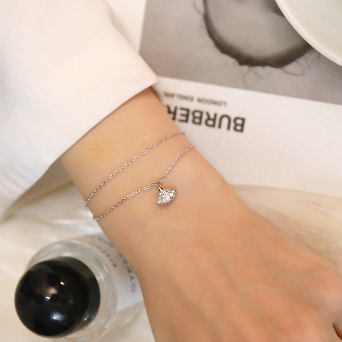 BV small skirt diamond version single flower bracelet