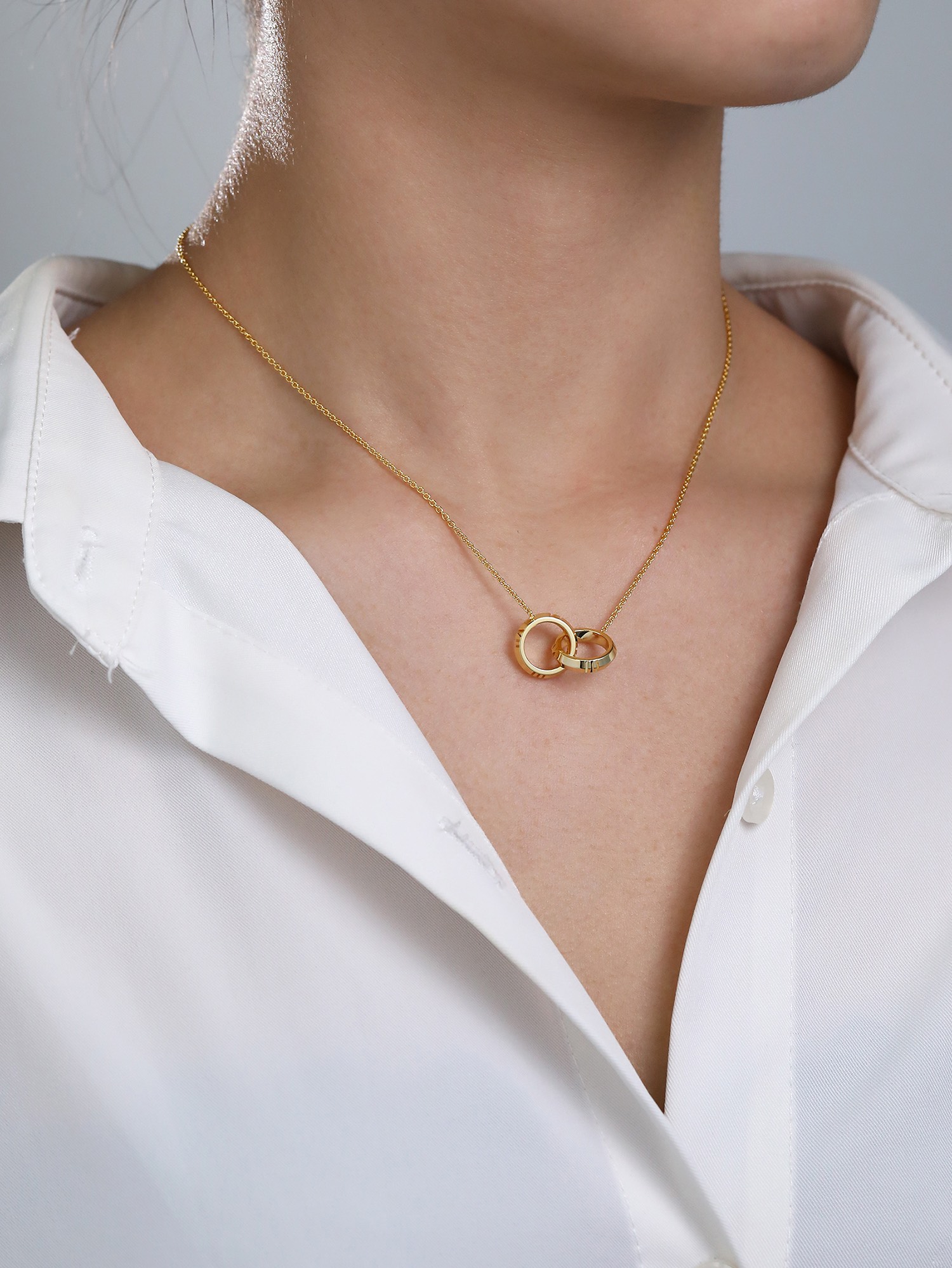 T Home Roman X Buckle Ring Necklace