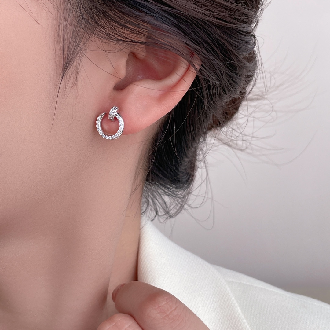 Nail series earrings full diamond mini style