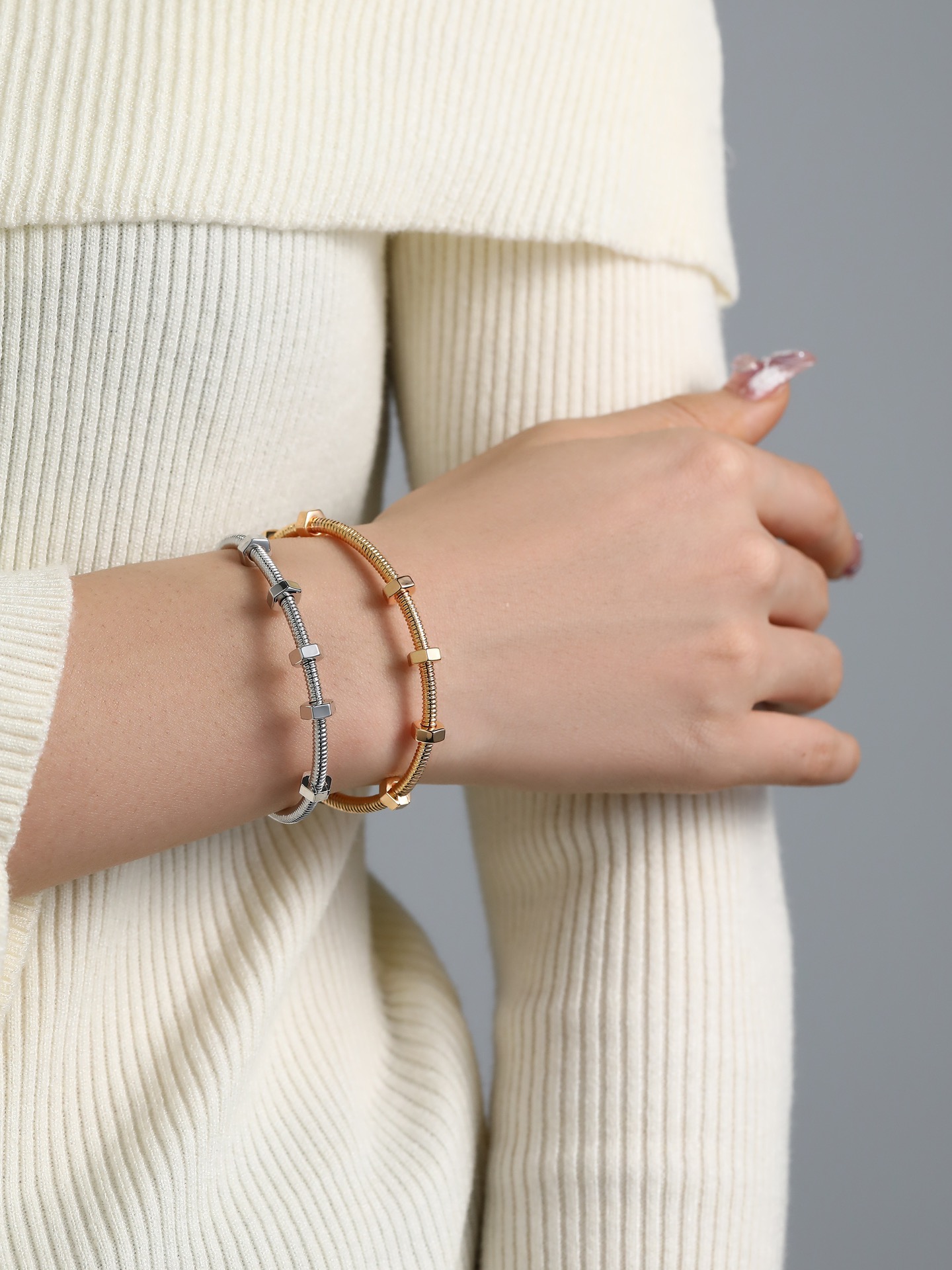 Cardhome Hardware Screw Pattern Bracelet