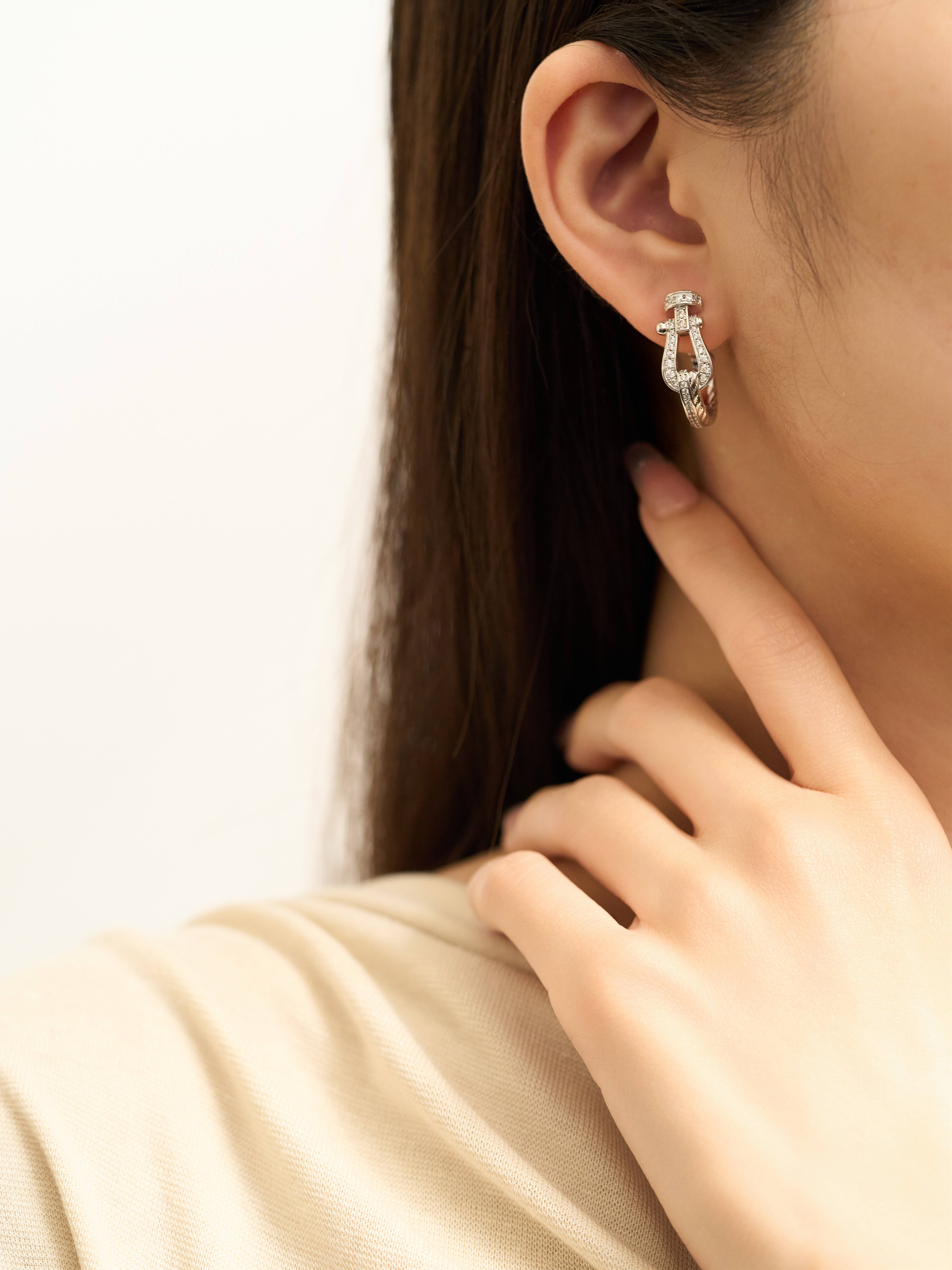 Force10 Rise Horseshoe Buckle Bracelet with Diamond Earrings