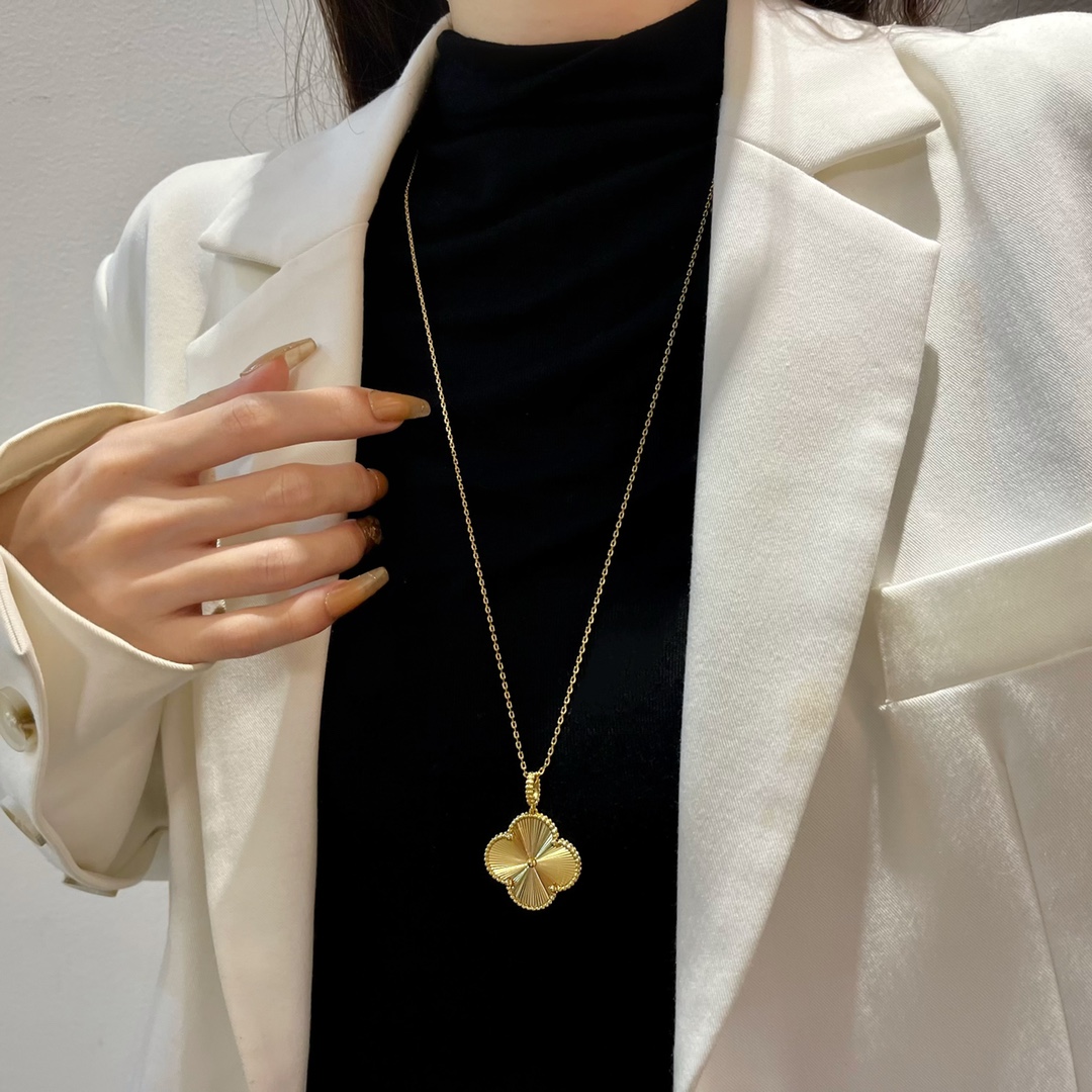 Alhambra Clover Carving Large Necklace