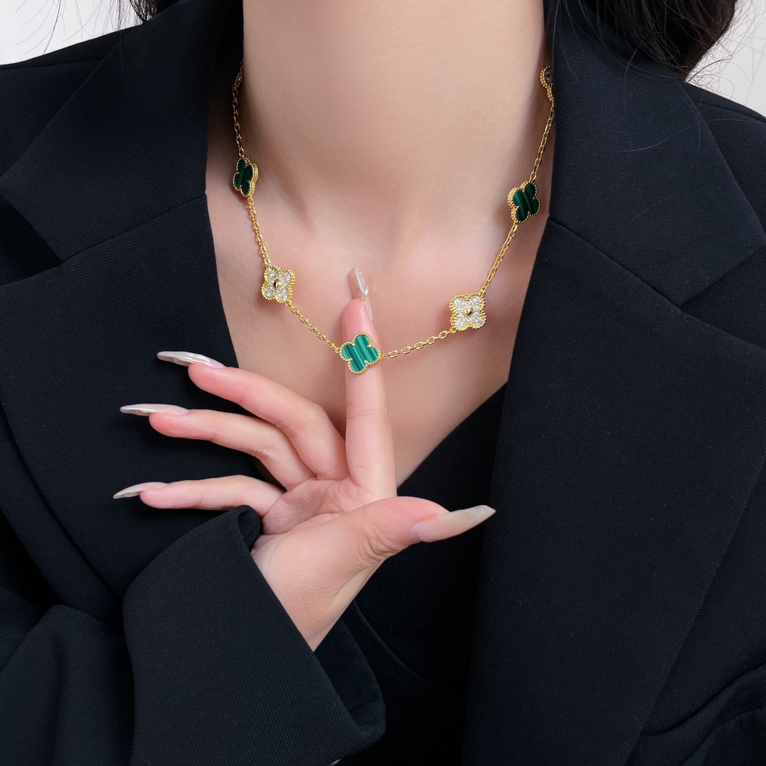 Ten Flower Diamond Peacock Stone Necklace