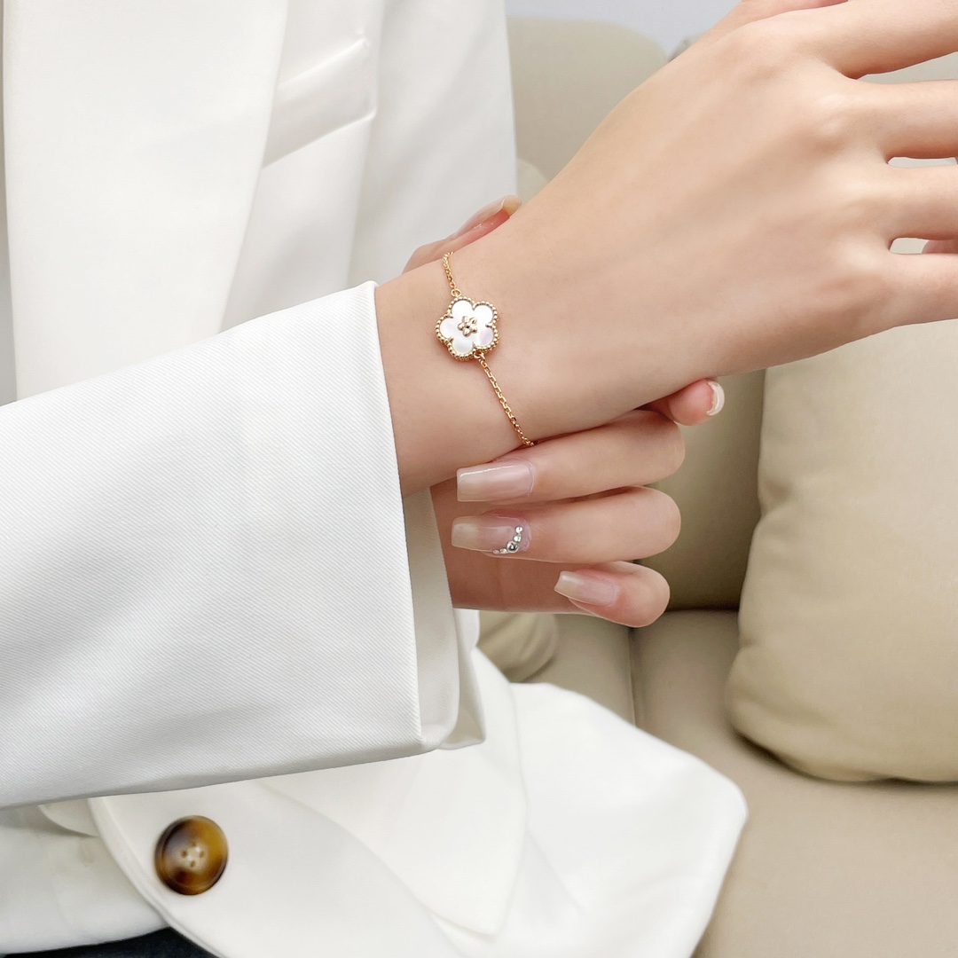 New Plum Blossom Lucky Spring Bracelet