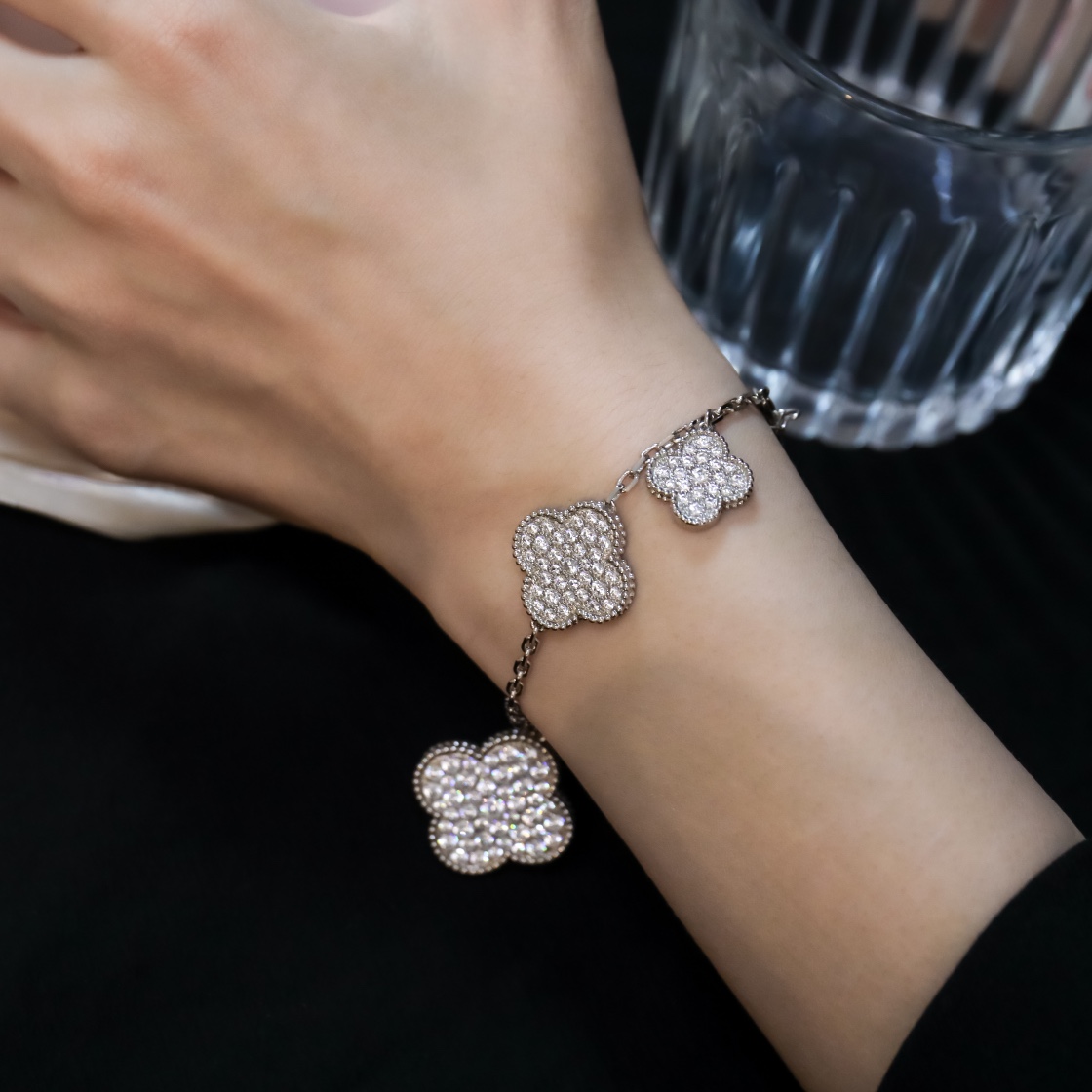 Five flower irregular full diamond platinum bracelet