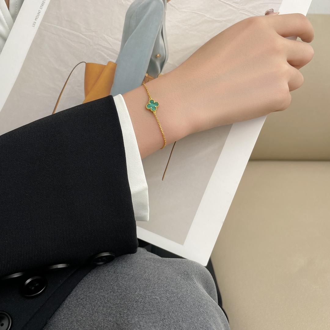 Mini Clover Peacock Stone Bracelet