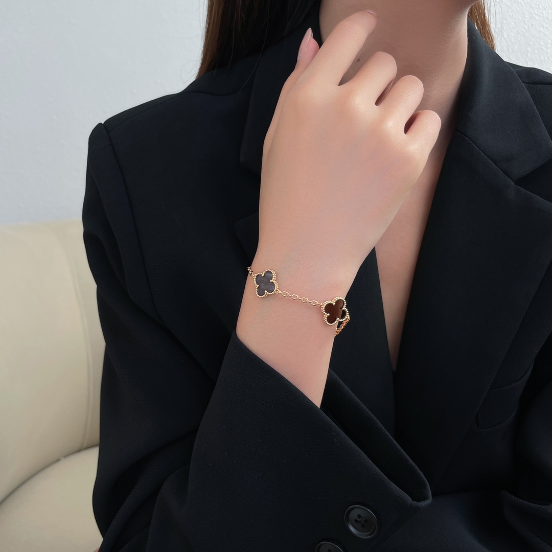 Five Flower Silver Shining Stone Bracelet