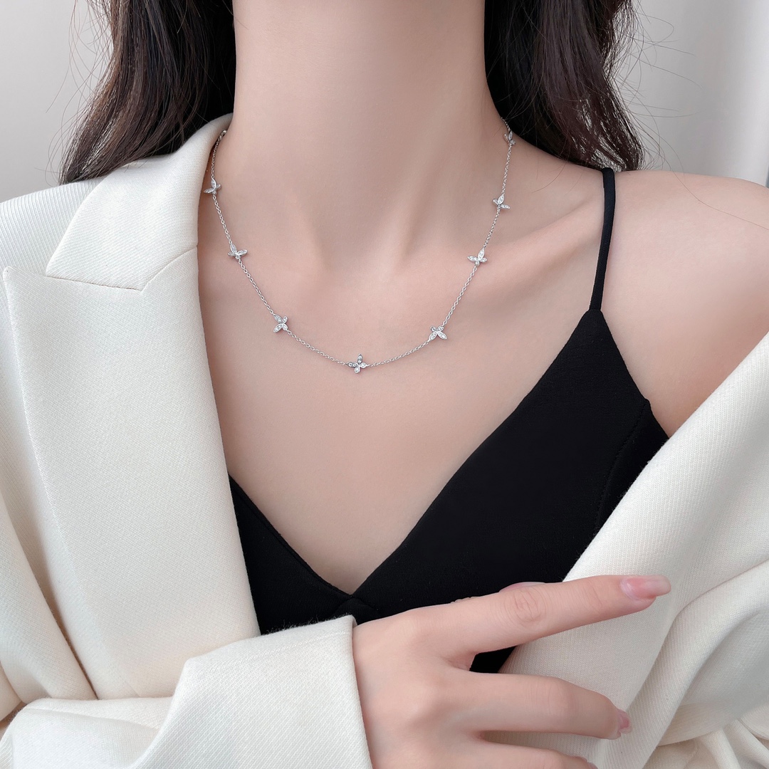 Graff Romantic Butterfly Diamond Necklace (Small Size)