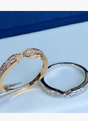 Beautiful Liens Ring Set with Diamonds