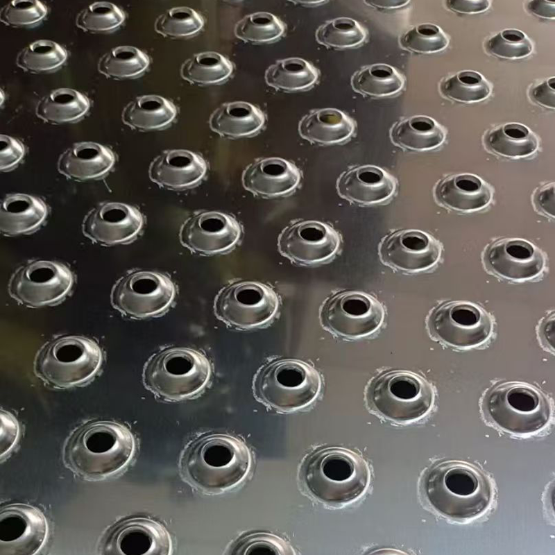 Metal and Profiled Surfaces Slip Resistance: Complete Guide to Wet Floor Risk, Chequer Plate Limits and Tested Anti-Skid Plate Selection