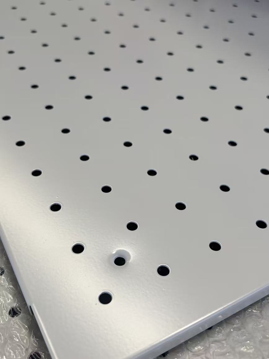 How to Choose the Hole Pitch for Perforated Pegboards