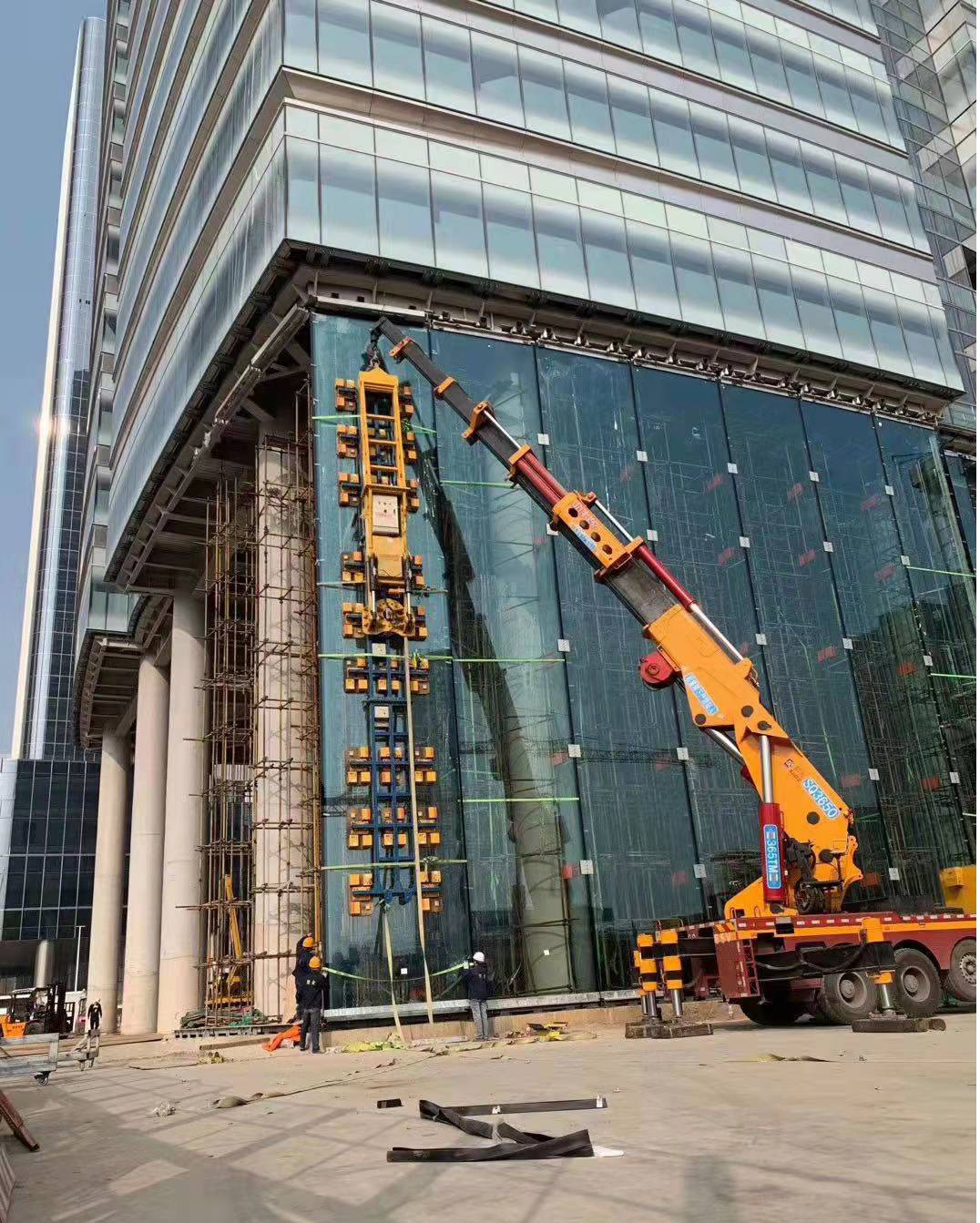 Jumbo Tempered Glass Manufacturing: How We Produce 472"x95" Panels Safely?