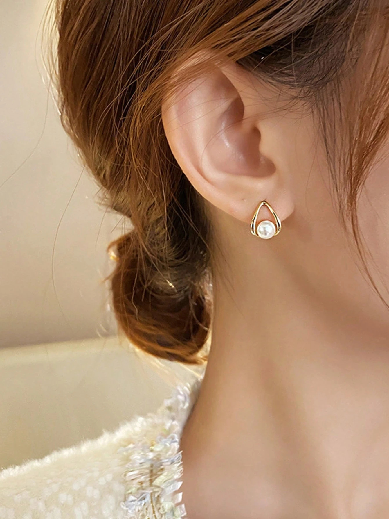 1pair Simple Gold Plated Triangle Faux Pearl Stud Earrings Suitable For Women's Daily Wear