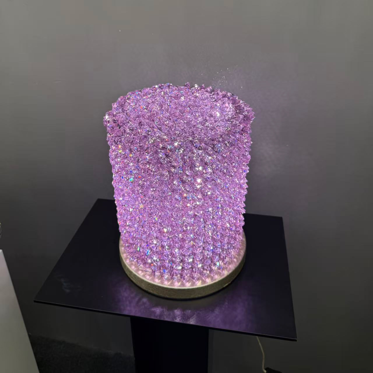Crystal desk lamp, bedroom desk lamp, living room desk lamp, indoor lighting, light luxury lighting fixtures, luxury lighting fixtures, Italian lamps, luxurious atmosphere, home aesthetics