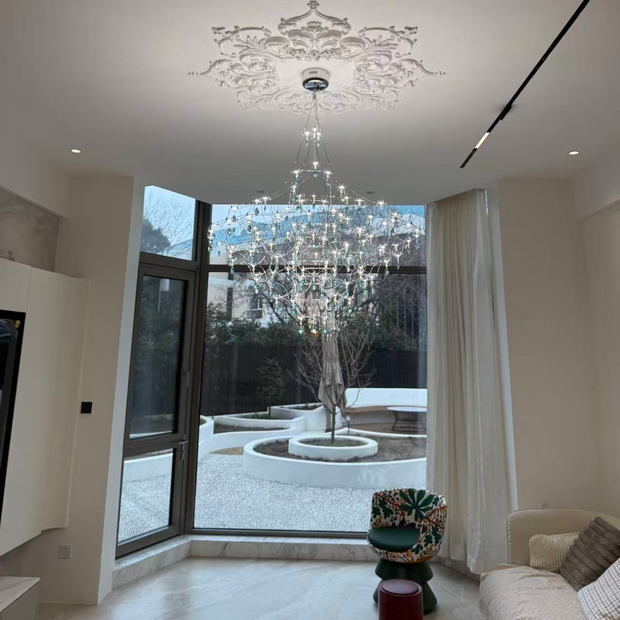 ﻿crystal chandeliers, luxury chandeliers, firefly crystal chandeliers,Empty living room chandelier, Italian style, luxurious interior decoration, home aesthetics, Swarovski crystals,Egyptian Asfour crystals, Chinese K9 crystals 