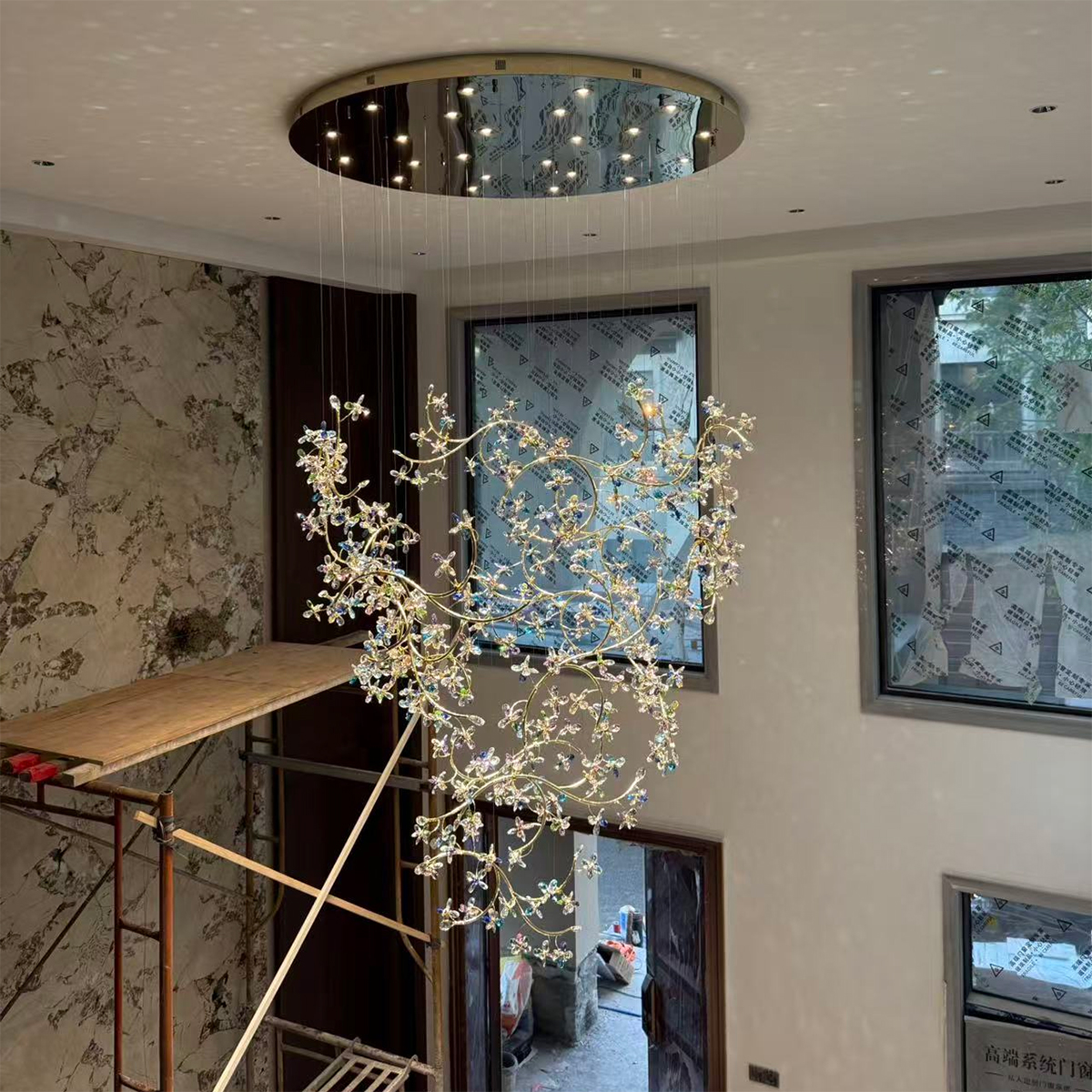 ﻿crystal chandeliers, luxury chandeliers, Plum Blossom crystal chandeliers,Circular pendant light,Empty living room chandelier, fairylights, Italian style, luxurious interior decoration, home aesthetics, Swarovski crystals, Chinese K9 crystals 