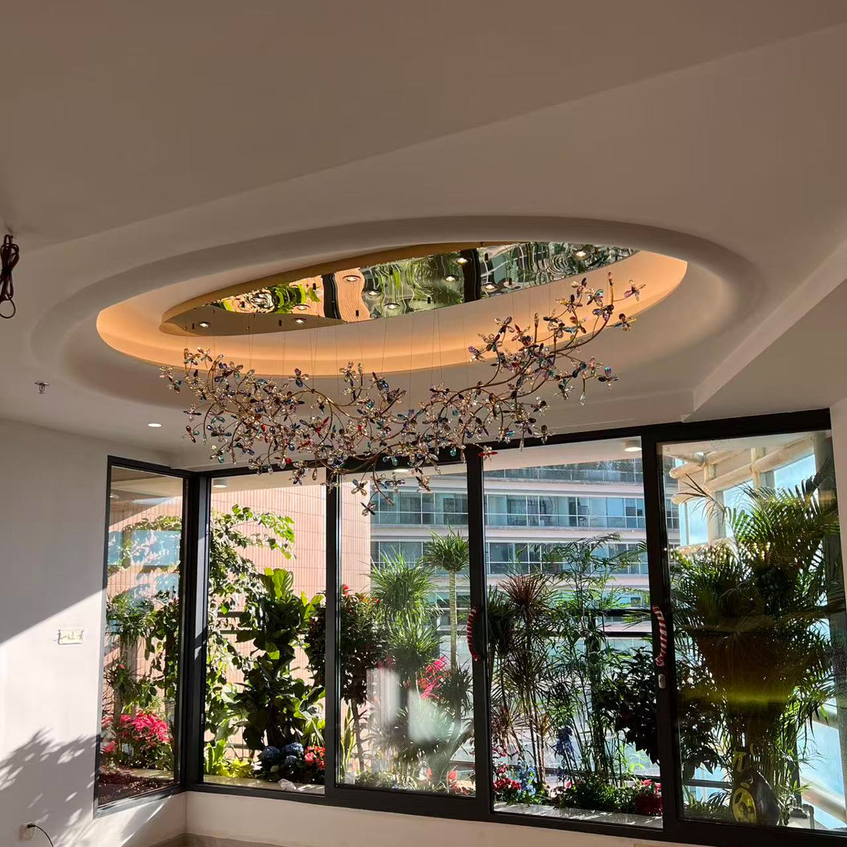 ﻿crystal chandeliers, luxury chandeliers, Plum Blossom crystal chandeliers,Oval shaped chandeliers,Empty living room chandelier, fairylights, Italian style, luxurious interior decoration, home aesthetics, Swarovski crystals, Chinese K9 crystals 