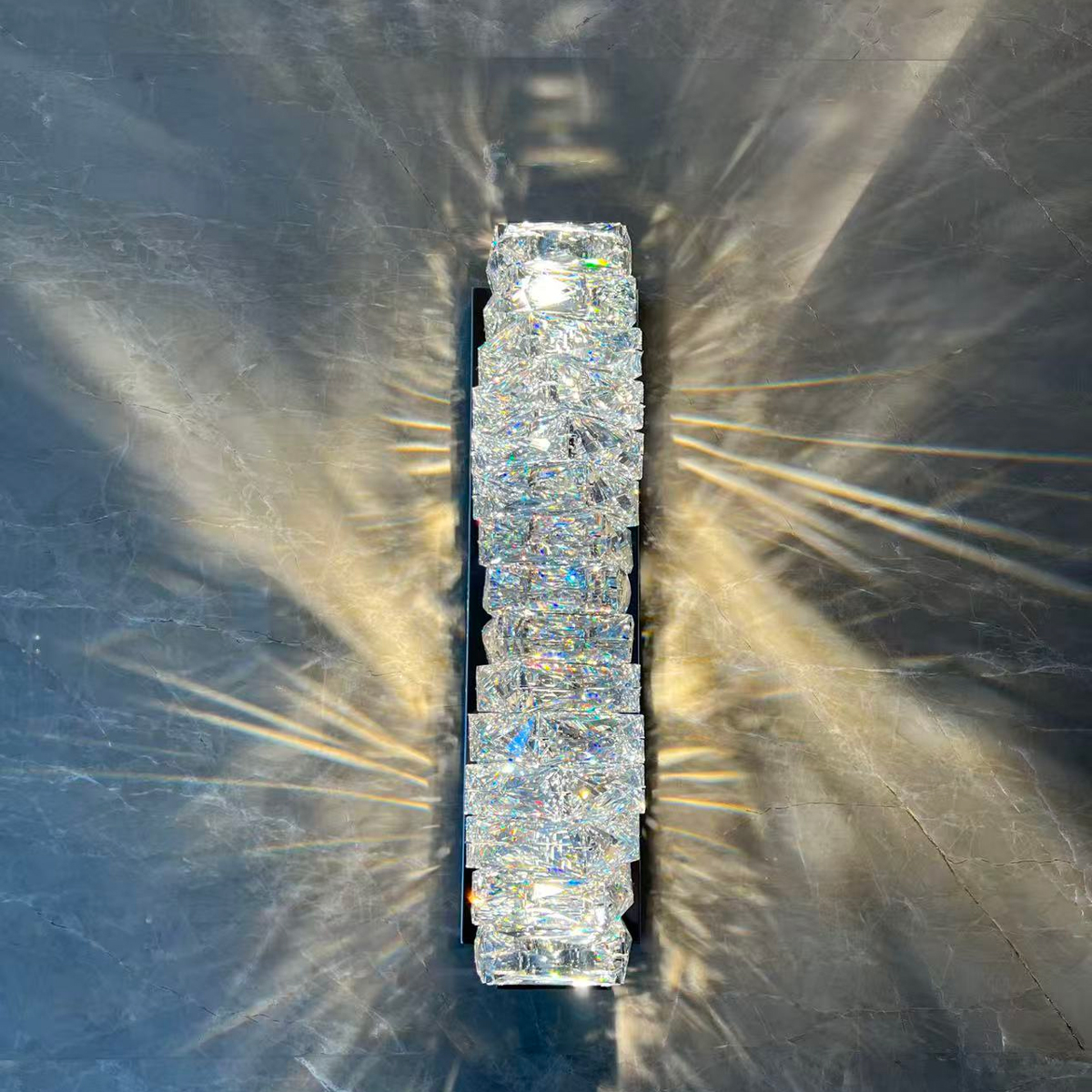 Swarovski wall lamp, crystal lamp，Diamond wall lamp, crystal wall lamps, Bedroom wall lamp, living room wall lamp, fairy lamps, Italian style,Italian style, luxurious interior decoration, home aesthetics,  luxury crystal lamp, Swarovski crystals, Chinese K9 crystals ，