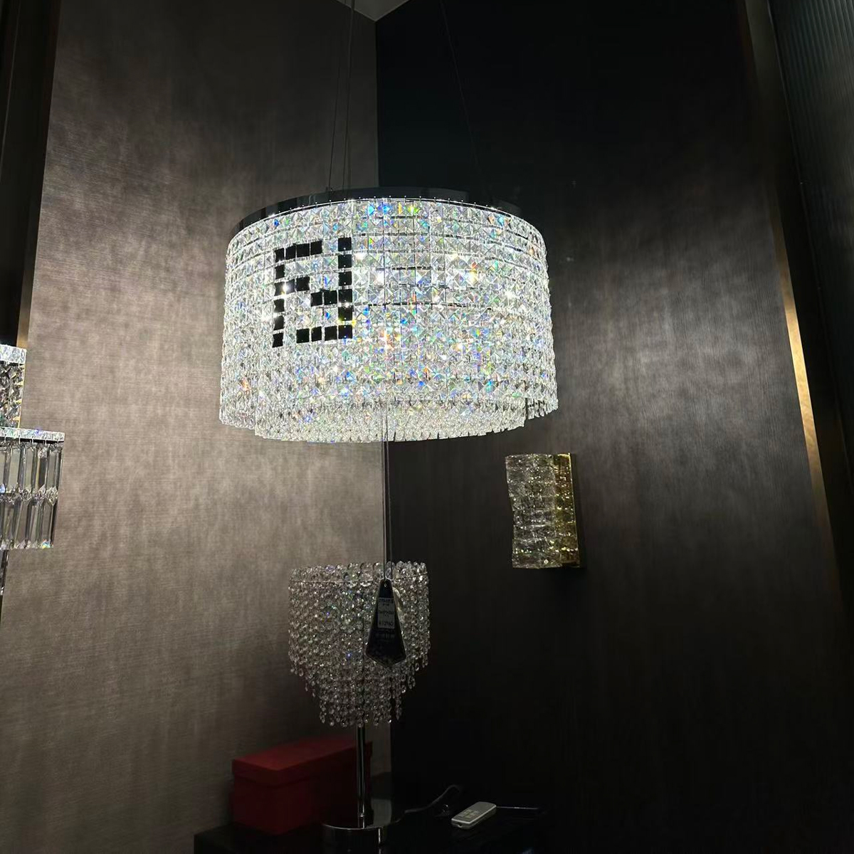 Crystalchandelier，luxury chandelier crystal lamp, living room chandelier, dining room chandelier, circular chandelier, Italian light luxury style, villa luxury chandelier，TD21046Fendi Circle Crystal Chandelier