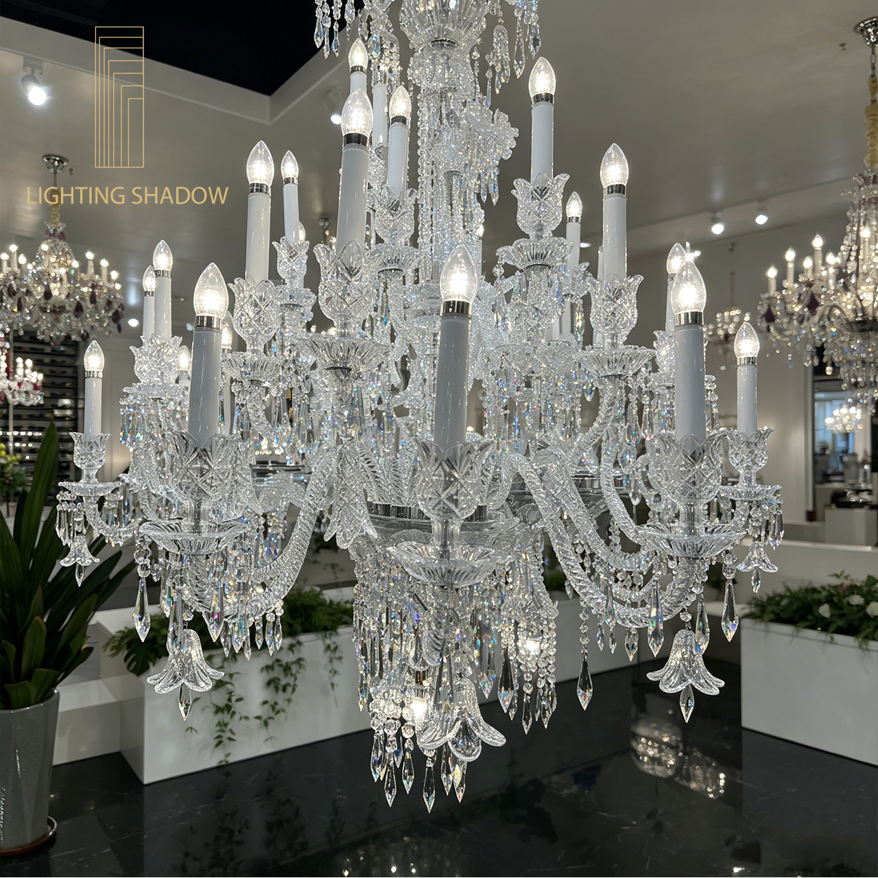 French crystal pendant light, light luxury retro crystal light, living room duplex hall main light, European style lighting fixtures, French style, private club design，Egyptian Asfour crystal，Chinese K9 crystal， Saint Malu BRL12