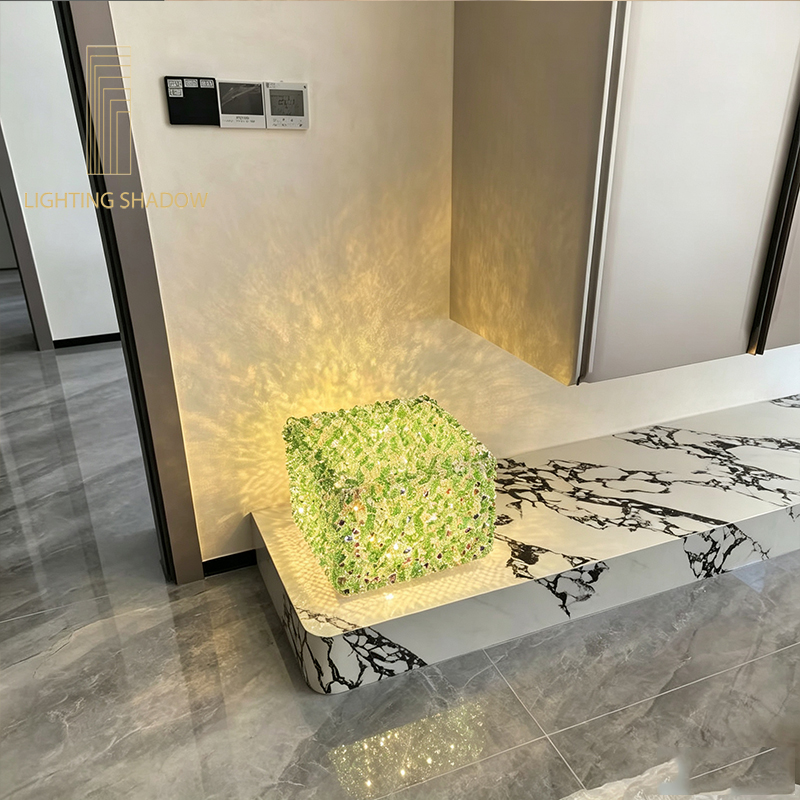 Crystal desk lamp, bedroom desk lamp，Square crystal desk lamp, living room desk lamp, indoor lighting, high-end lamp, crystal fairy lamp, Italian Light Luxury sense of atmosphere, home aesthetics,TD31033  Crystal table lamp
