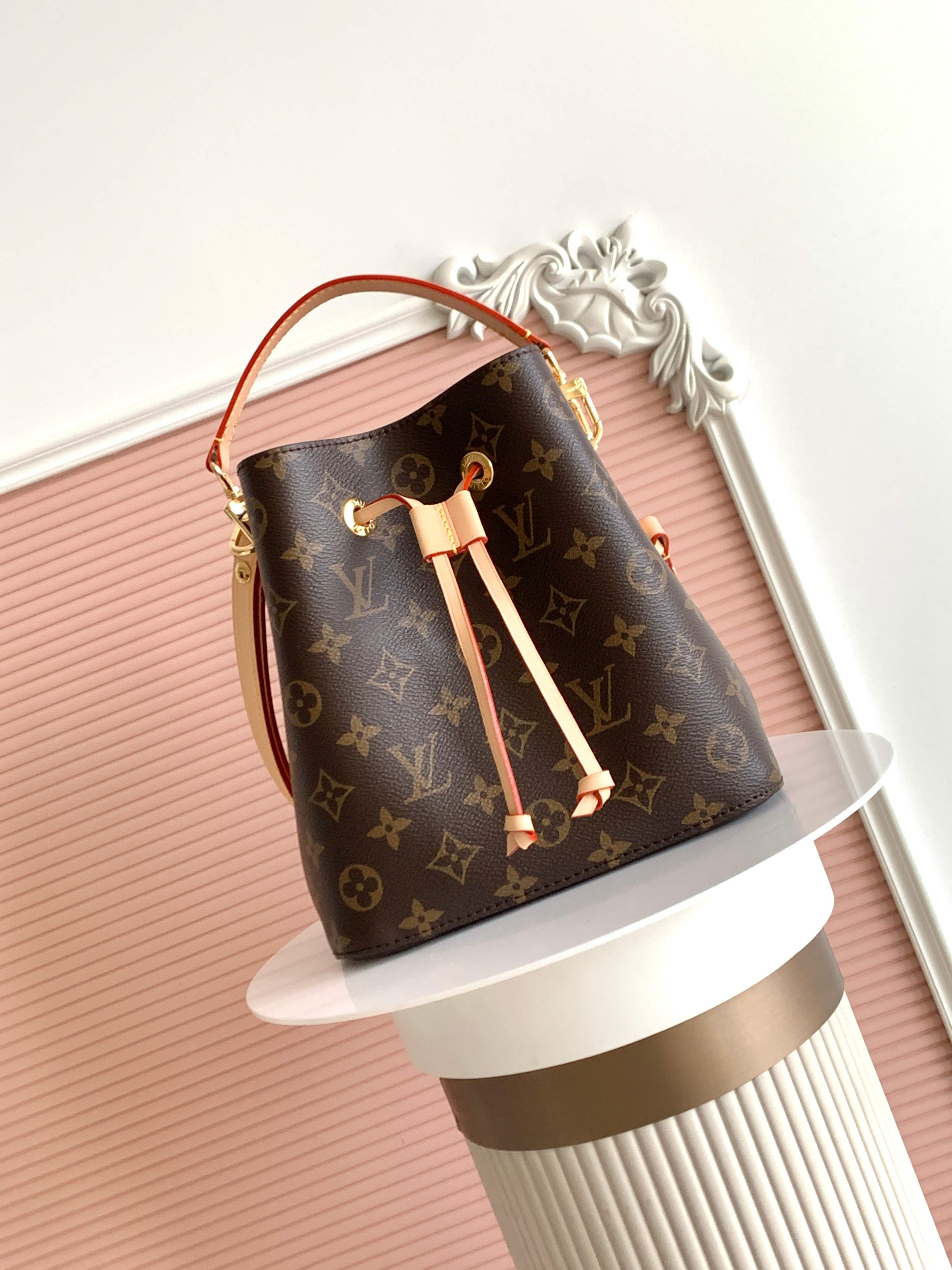 Louis Vuitton NEONO EB手袋
