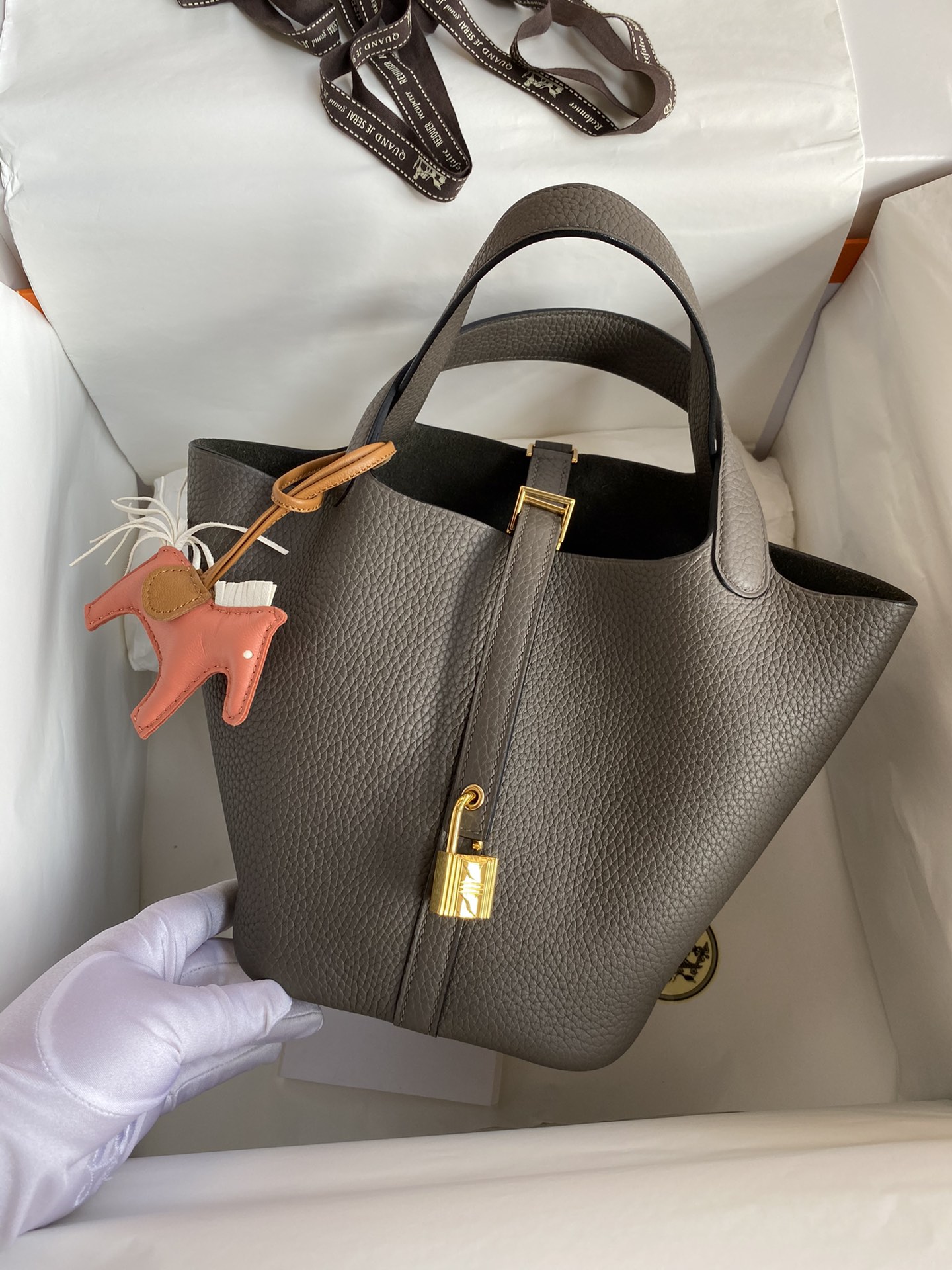 Hermes 𝗣𝗶𝗰𝗼𝘁𝗶𝗻 𝗟𝗼𝗰𝗸菜籃子
