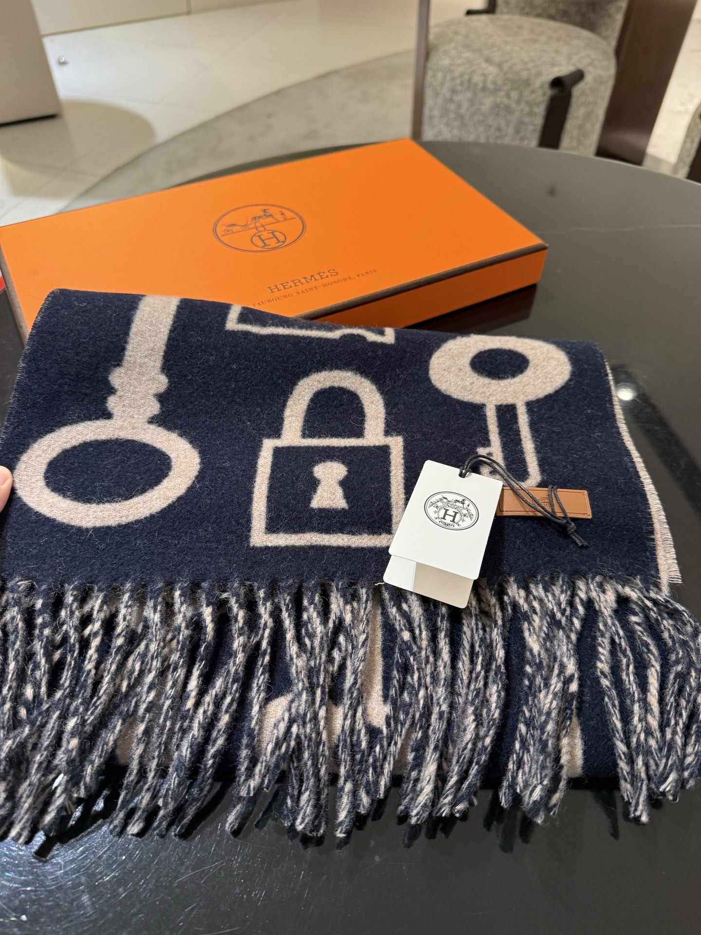 Hermes  鑰匙圍巾 情侶款