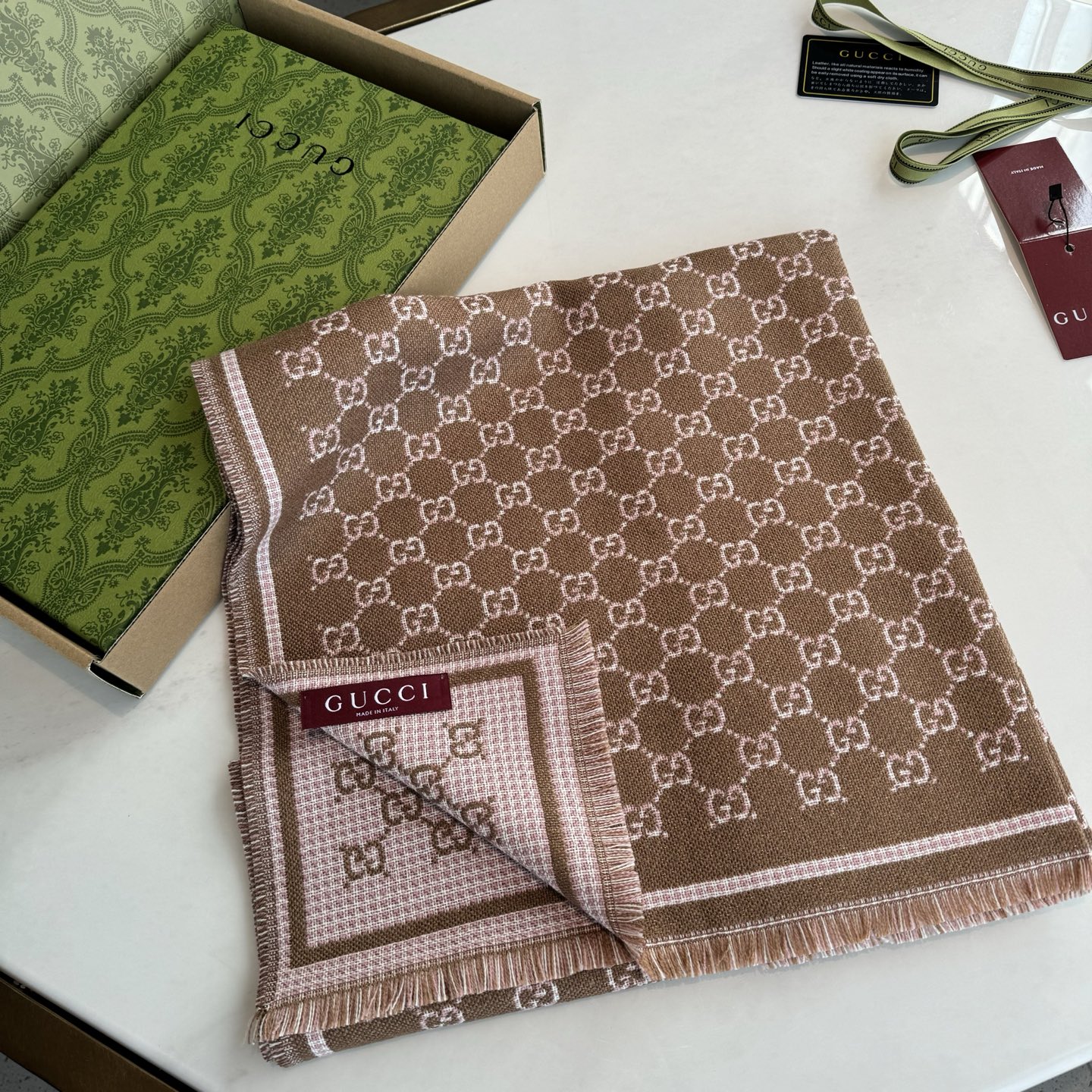 Gucci 經典老老花羊毛圍巾